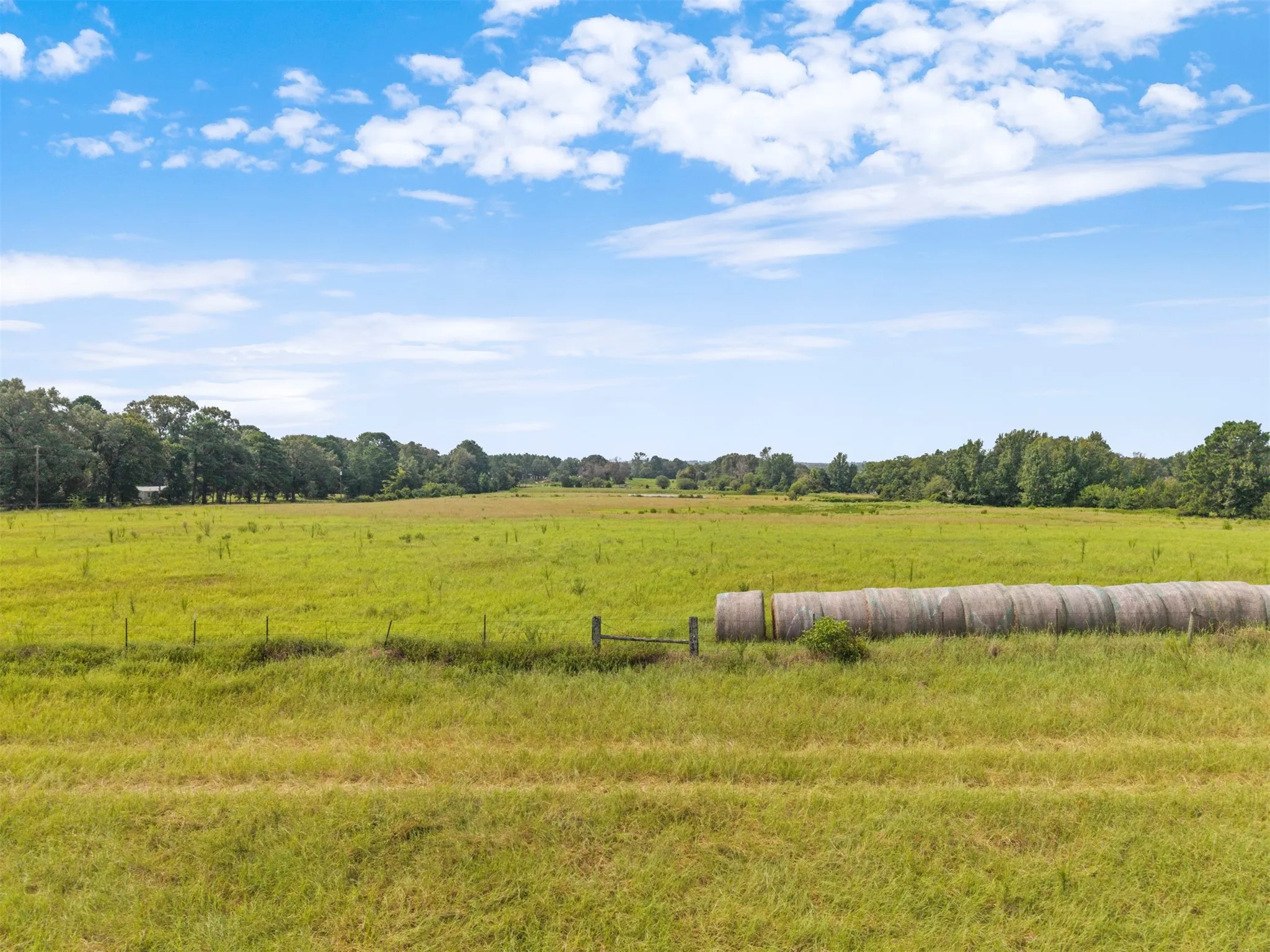 Farm For Sale in Wood County , 3349 E State Highway 154, Quitman, Texas 75783, 3 Bedroom, 3 Bathroom, 2 Garage spaces, 2,674 Sqft, built in 1960, mls#21356912, Real Estate Agent in Quitman, Homes For Sale in Wood county, Homes For Sale in Quitman, Realtor in Quitman Texas, Real Estate Brokerage Independent Realty Texas, Luminita Cordes Realtor