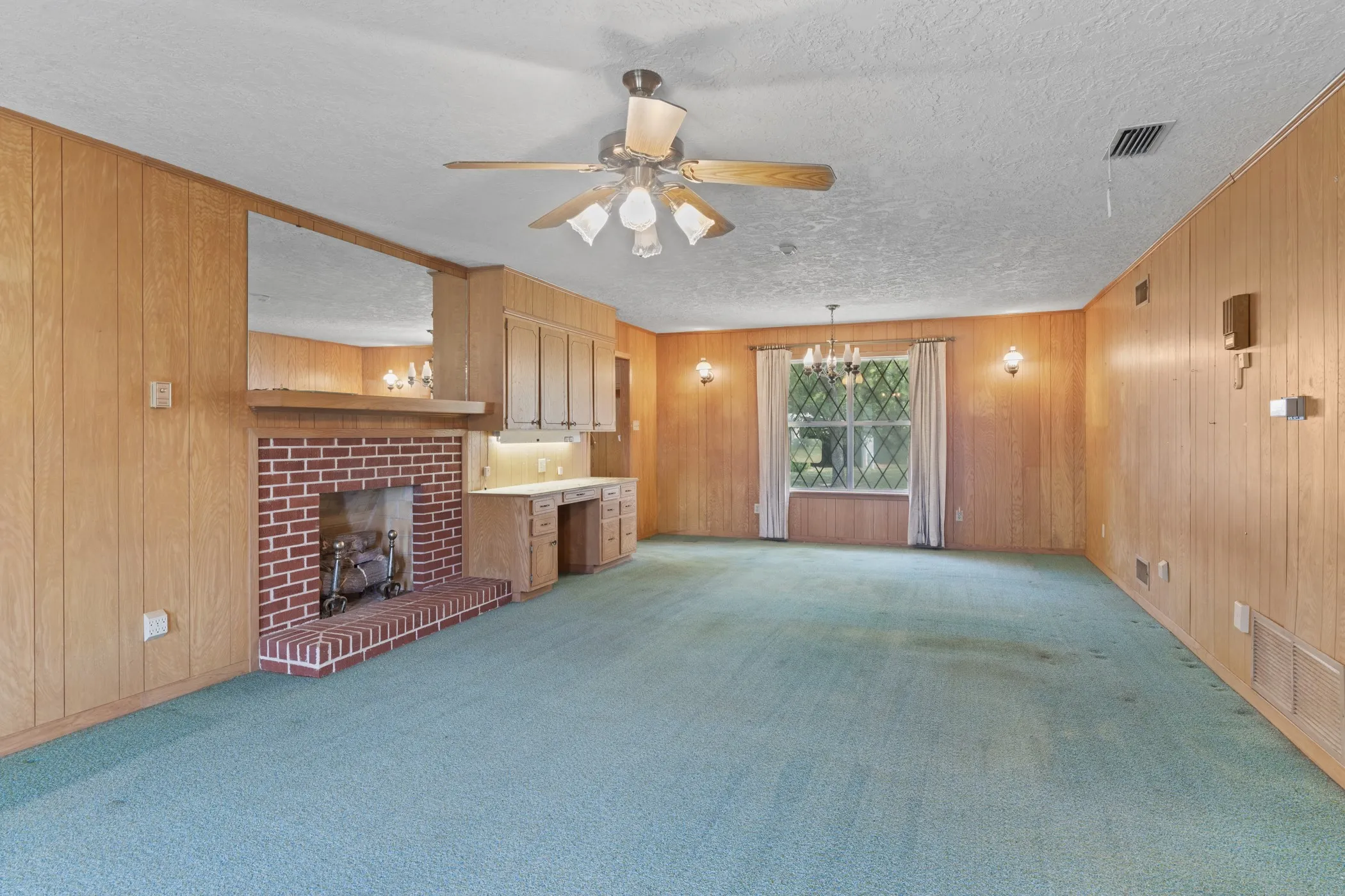 Farm For Sale in Wood County , 3349 E State Highway 154, Quitman, Texas 75783, 3 Bedroom, 3 Bathroom, 2 Garage spaces, 2,674 Sqft, built in 1960, mls#21356912, Real Estate Agent in Quitman, Homes For Sale in Wood county, Homes For Sale in Quitman, Realtor in Quitman Texas, Real Estate Brokerage Independent Realty Texas, Luminita Cordes Realtor