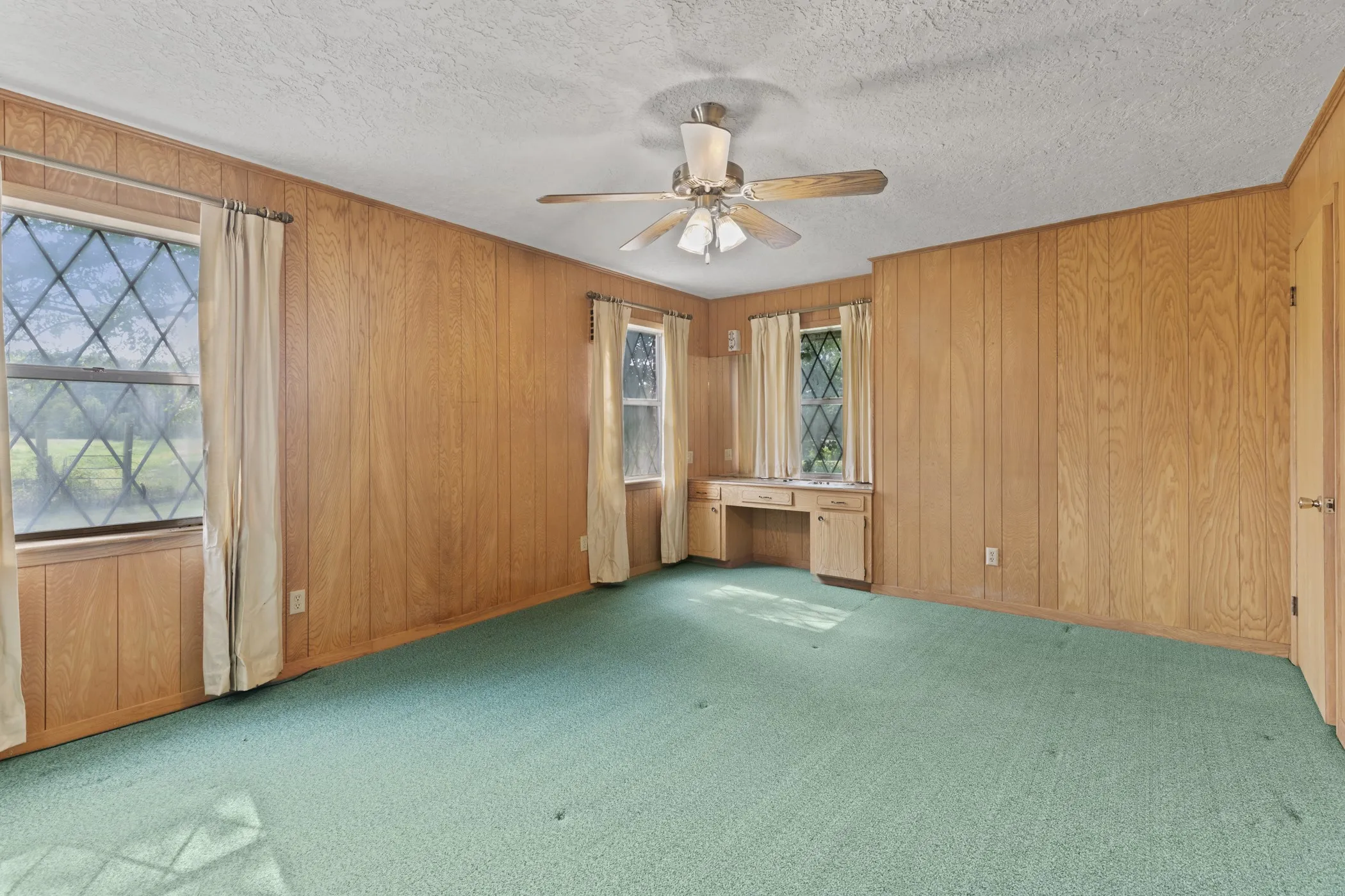Farm For Sale in Wood County , 3349 E State Highway 154, Quitman, Texas 75783, 3 Bedroom, 3 Bathroom, 2 Garage spaces, 2,674 Sqft, built in 1960, mls#21356912, Real Estate Agent in Quitman, Homes For Sale in Wood county, Homes For Sale in Quitman, Realtor in Quitman Texas, Real Estate Brokerage Independent Realty Texas, Luminita Cordes Realtor