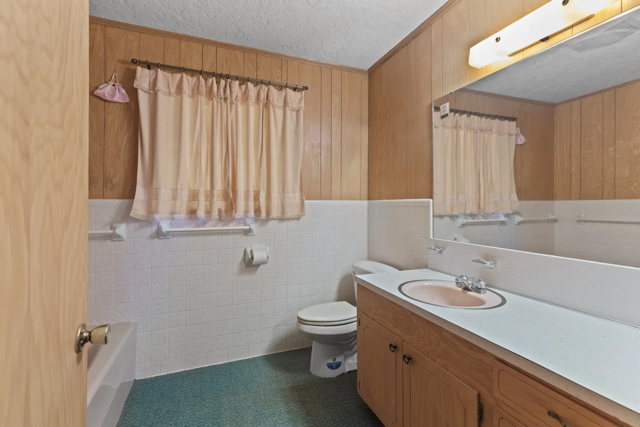 Farm For Sale in Wood County , 3349 E State Highway 154, Quitman, Texas 75783, 3 Bedroom, 3 Bathroom, 2 Garage spaces, 2,674 Sqft, built in 1960, mls#21356912, Real Estate Agent in Quitman, Homes For Sale in Wood county, Homes For Sale in Quitman, Realtor in Quitman Texas, Real Estate Brokerage Independent Realty Texas, Luminita Cordes Realtor