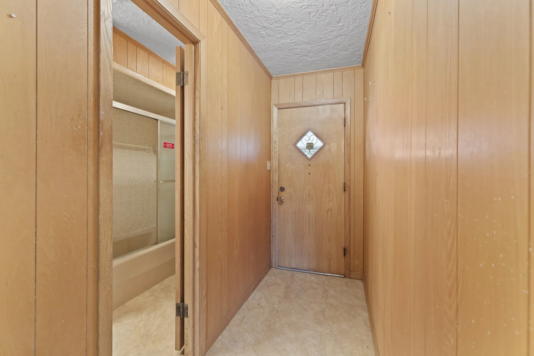 Farm For Sale in Wood County , 3349 E State Highway 154, Quitman, Texas 75783, 3 Bedroom, 3 Bathroom, 2 Garage spaces, 2,674 Sqft, built in 1960, mls#21356912, Real Estate Agent in Quitman, Homes For Sale in Wood county, Homes For Sale in Quitman, Realtor in Quitman Texas, Real Estate Brokerage Independent Realty Texas, Luminita Cordes Realtor