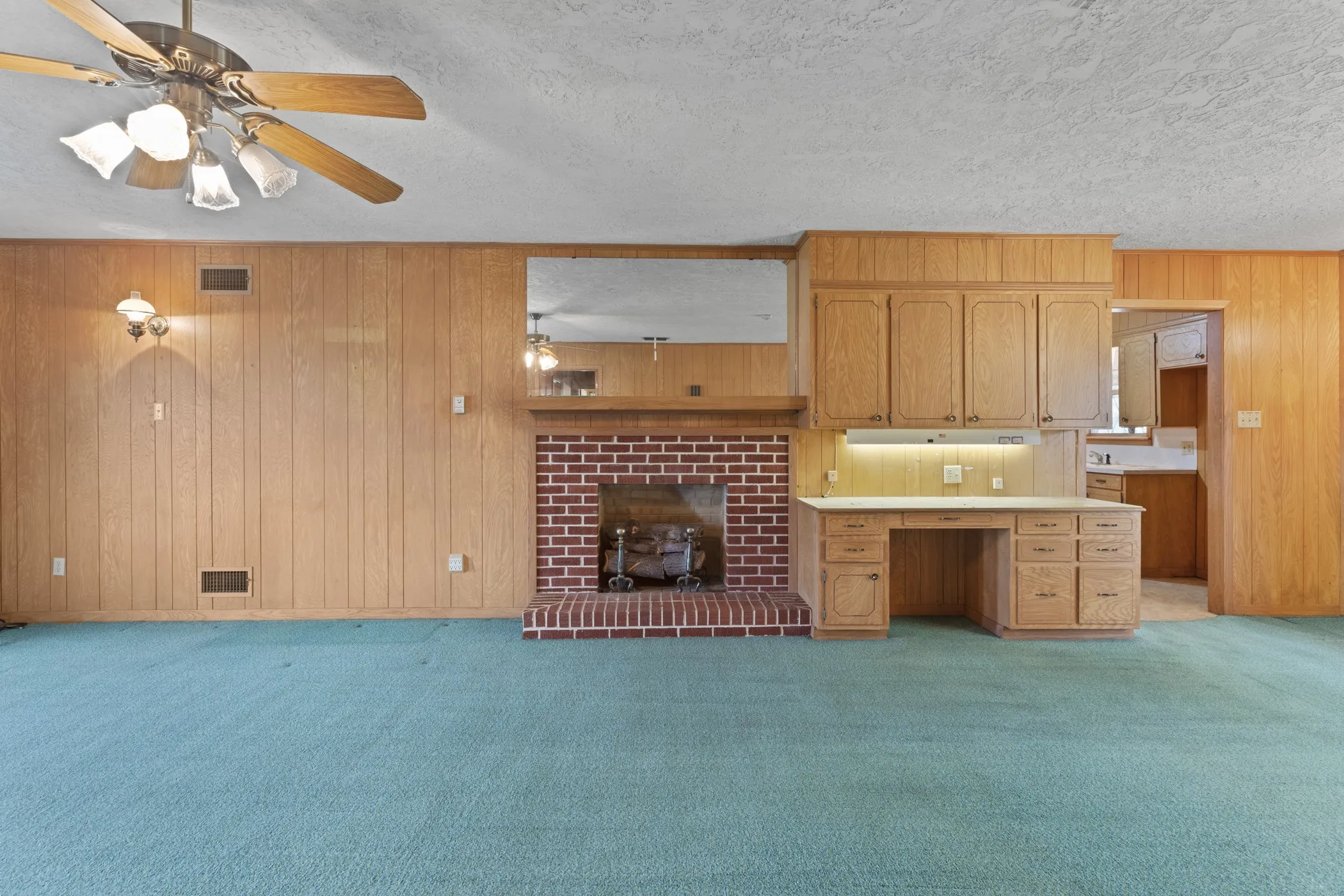 Farm For Sale in Wood County , 3349 E State Highway 154, Quitman, Texas 75783, 3 Bedroom, 3 Bathroom, 2 Garage spaces, 2,674 Sqft, built in 1960, mls#21356912, Real Estate Agent in Quitman, Homes For Sale in Wood county, Homes For Sale in Quitman, Realtor in Quitman Texas, Real Estate Brokerage Independent Realty Texas, Luminita Cordes Realtor