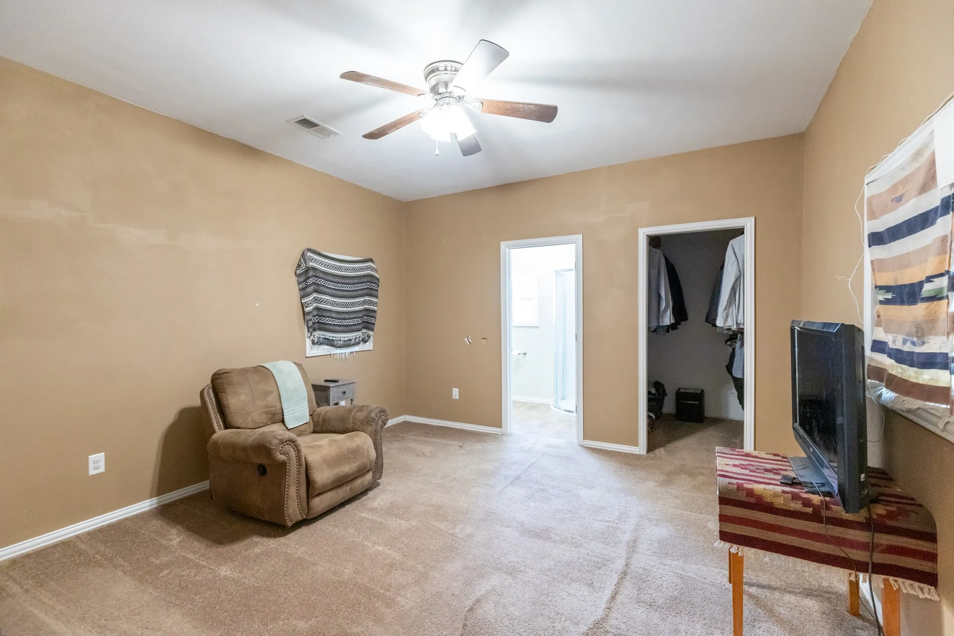 Single Family Residence For Sale in Callahan County , 832 Peyton Street, Baird, Texas 79504, 3 Bedroom, 2 Bathroom, 2 Garage spaces, 1,454 Sqft, built in 1909, mls#21345686, Real Estate Agent in Baird, Homes For Sale in Callahan county, Homes For Sale in Baird, Realtor in Baird Texas, Real Estate Brokerage Independent Realty Texas, Luminita Cordes Realtor