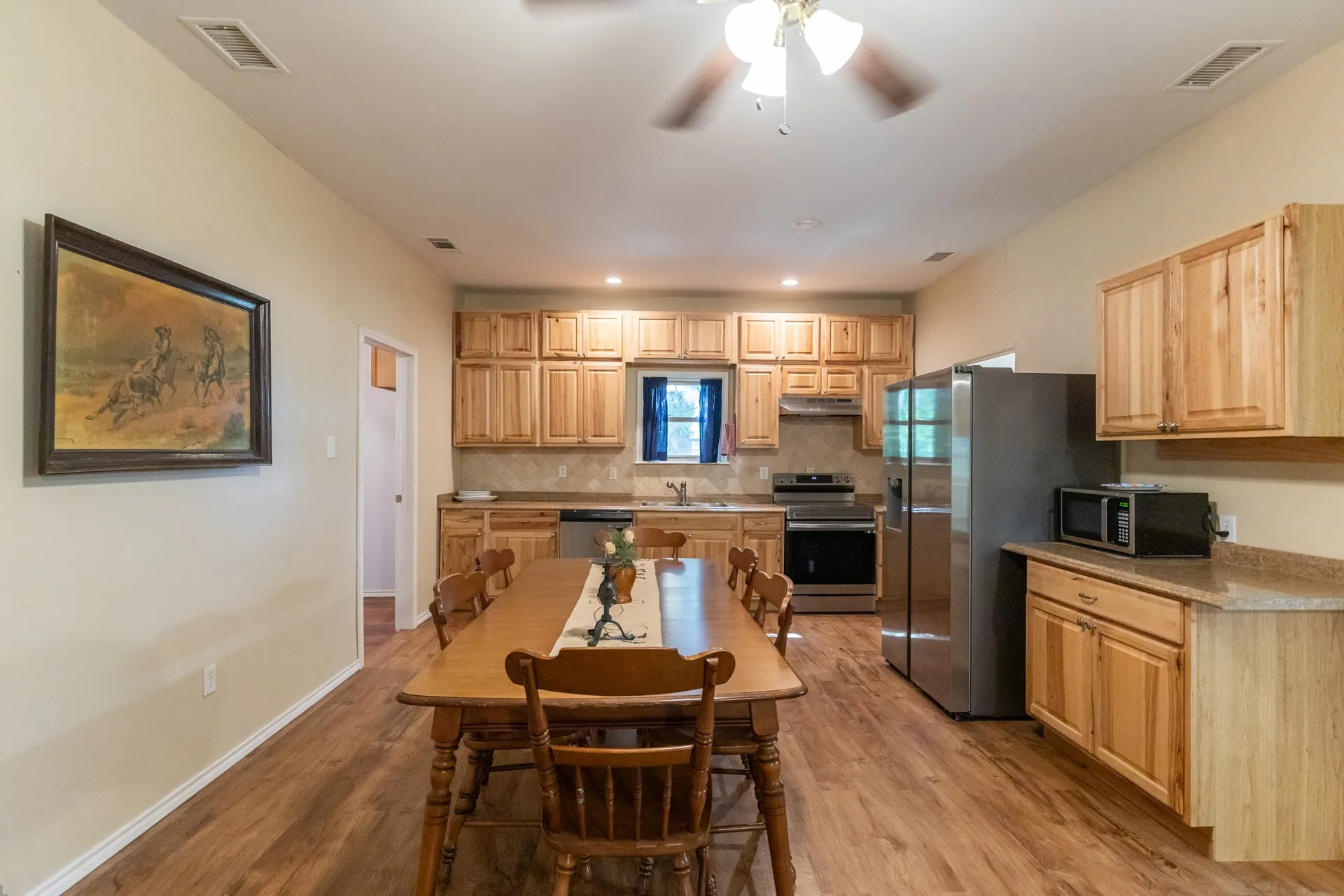 Single Family Residence For Sale in Callahan County , 832 Peyton Street, Baird, Texas 79504, 3 Bedroom, 2 Bathroom, 2 Garage spaces, 1,454 Sqft, built in 1909, mls#21345686, Real Estate Agent in Baird, Homes For Sale in Callahan county, Homes For Sale in Baird, Realtor in Baird Texas, Real Estate Brokerage Independent Realty Texas, Luminita Cordes Realtor