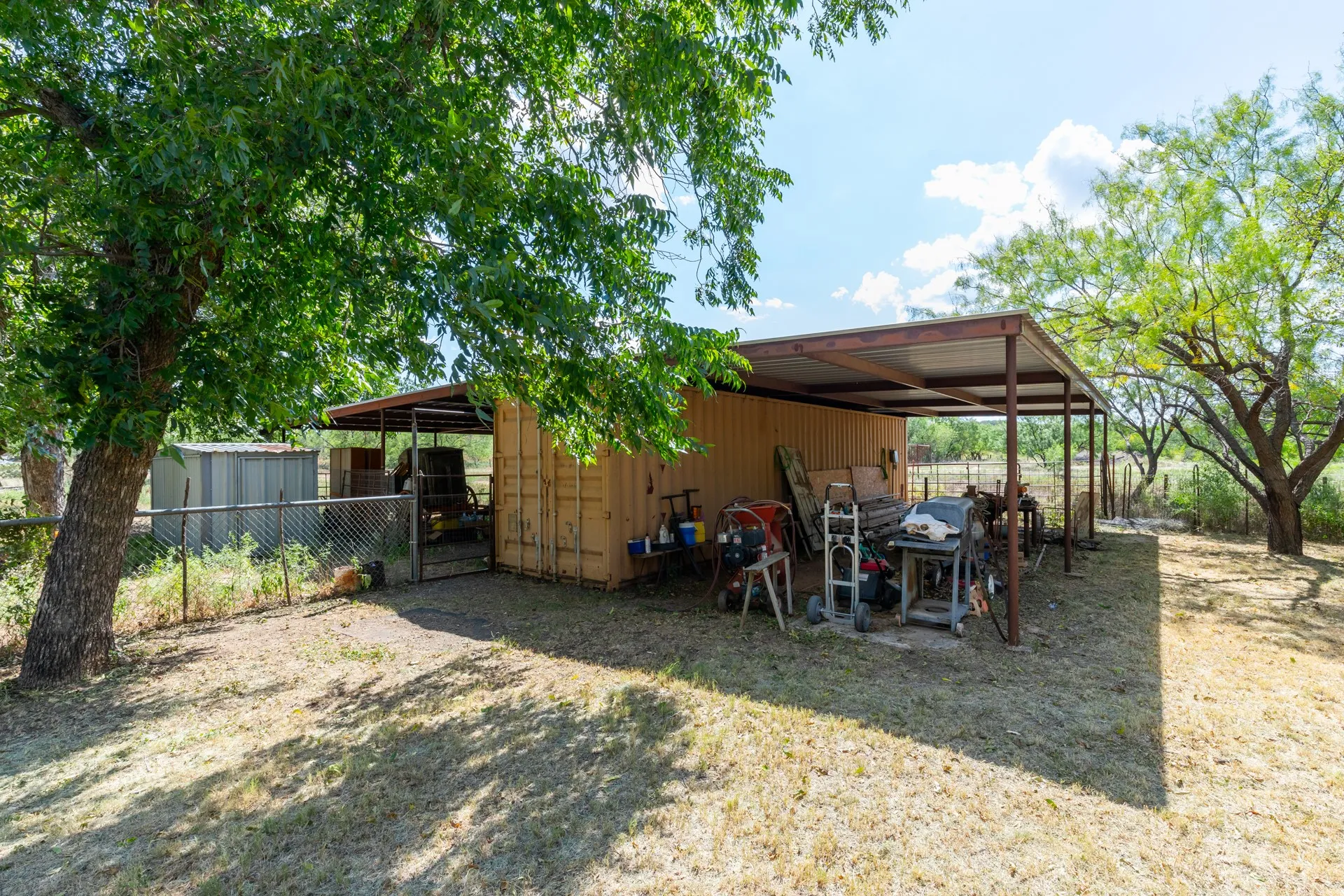 Single Family Residence For Sale in Callahan County , 832 Peyton Street, Baird, Texas 79504, 3 Bedroom, 2 Bathroom, 2 Garage spaces, 1,454 Sqft, built in 1909, mls#21345686, Real Estate Agent in Baird, Homes For Sale in Callahan county, Homes For Sale in Baird, Realtor in Baird Texas, Real Estate Brokerage Independent Realty Texas, Luminita Cordes Realtor