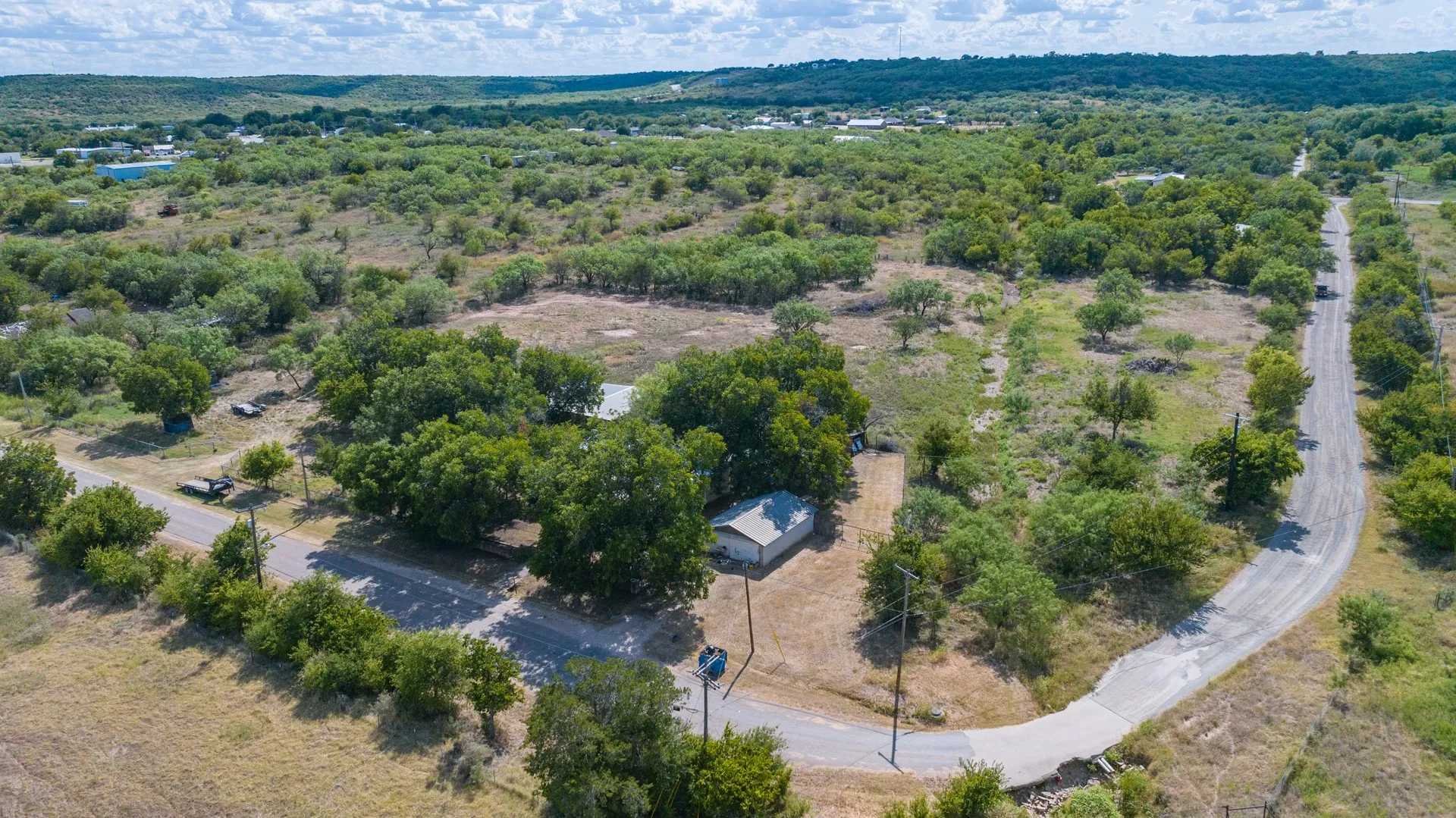 Single Family Residence For Sale in Callahan County , 832 Peyton Street, Baird, Texas 79504, 3 Bedroom, 2 Bathroom, 2 Garage spaces, 1,454 Sqft, built in 1909, mls#21345686, Real Estate Agent in Baird, Homes For Sale in Callahan county, Homes For Sale in Baird, Realtor in Baird Texas, Real Estate Brokerage Independent Realty Texas, Luminita Cordes Realtor
