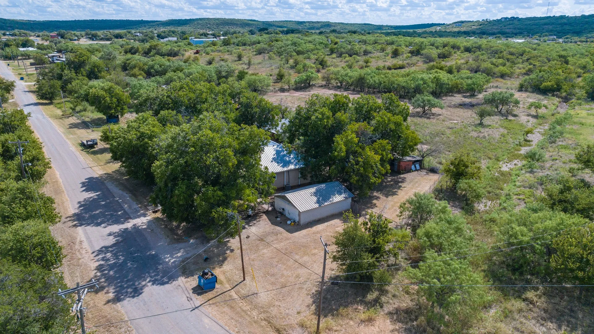 Single Family Residence For Sale in Callahan County , 832 Peyton Street, Baird, Texas 79504, 3 Bedroom, 2 Bathroom, 2 Garage spaces, 1,454 Sqft, built in 1909, mls#21345686, Real Estate Agent in Baird, Homes For Sale in Callahan county, Homes For Sale in Baird, Realtor in Baird Texas, Real Estate Brokerage Independent Realty Texas, Luminita Cordes Realtor