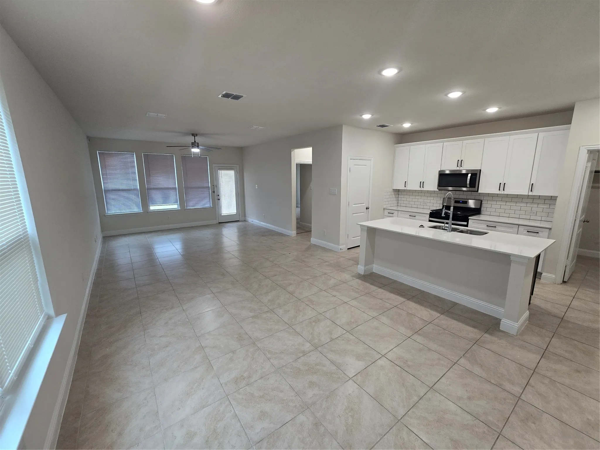 Single Family Residence For Rent in Kaufman County , 1805 Acosta Drive, Forney, Texas 75126, 4 Bedroom, 3 Bathroom, 2 Garage spaces, 2,728 Sqft, built in 2024, mls#21355091, Real Estate Agent in Forney, Homes For Rent in Kaufman county, Homes For Rent in Forney, Realtor in Forney Texas, Real Estate Brokerage Independent Realty Texas, Luminita Cordes Realtor