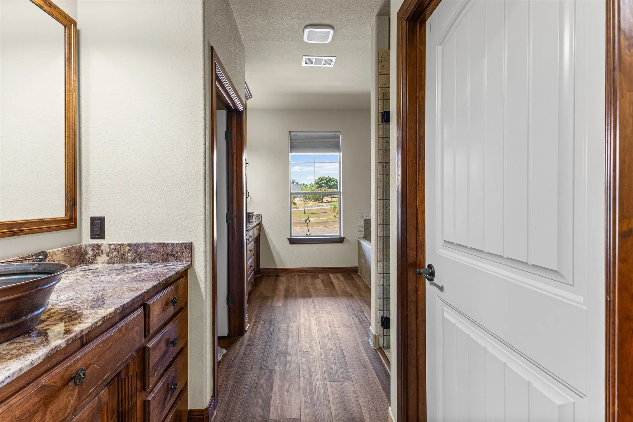 Single Family Residence For Sale in Hood County , 2407 Wills Way Drive, Granbury, Texas 76049, 3 Bedroom, 3 Bathroom, 2 Garage spaces, 2,678 Sqft, built in 2011, mls#21351686, Real Estate Agent in Granbury, Homes For Sale in Hood county, Homes For Sale in Granbury, Realtor in Granbury Texas, Real Estate Brokerage Independent Realty Texas, Luminita Cordes Realtor