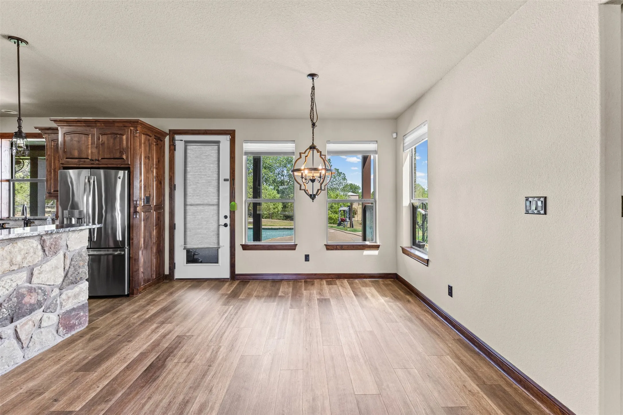 Single Family Residence For Sale in Hood County , 2407 Wills Way Drive, Granbury, Texas 76049, 3 Bedroom, 3 Bathroom, 2 Garage spaces, 2,678 Sqft, built in 2011, mls#21351686, Real Estate Agent in Granbury, Homes For Sale in Hood county, Homes For Sale in Granbury, Realtor in Granbury Texas, Real Estate Brokerage Independent Realty Texas, Luminita Cordes Realtor