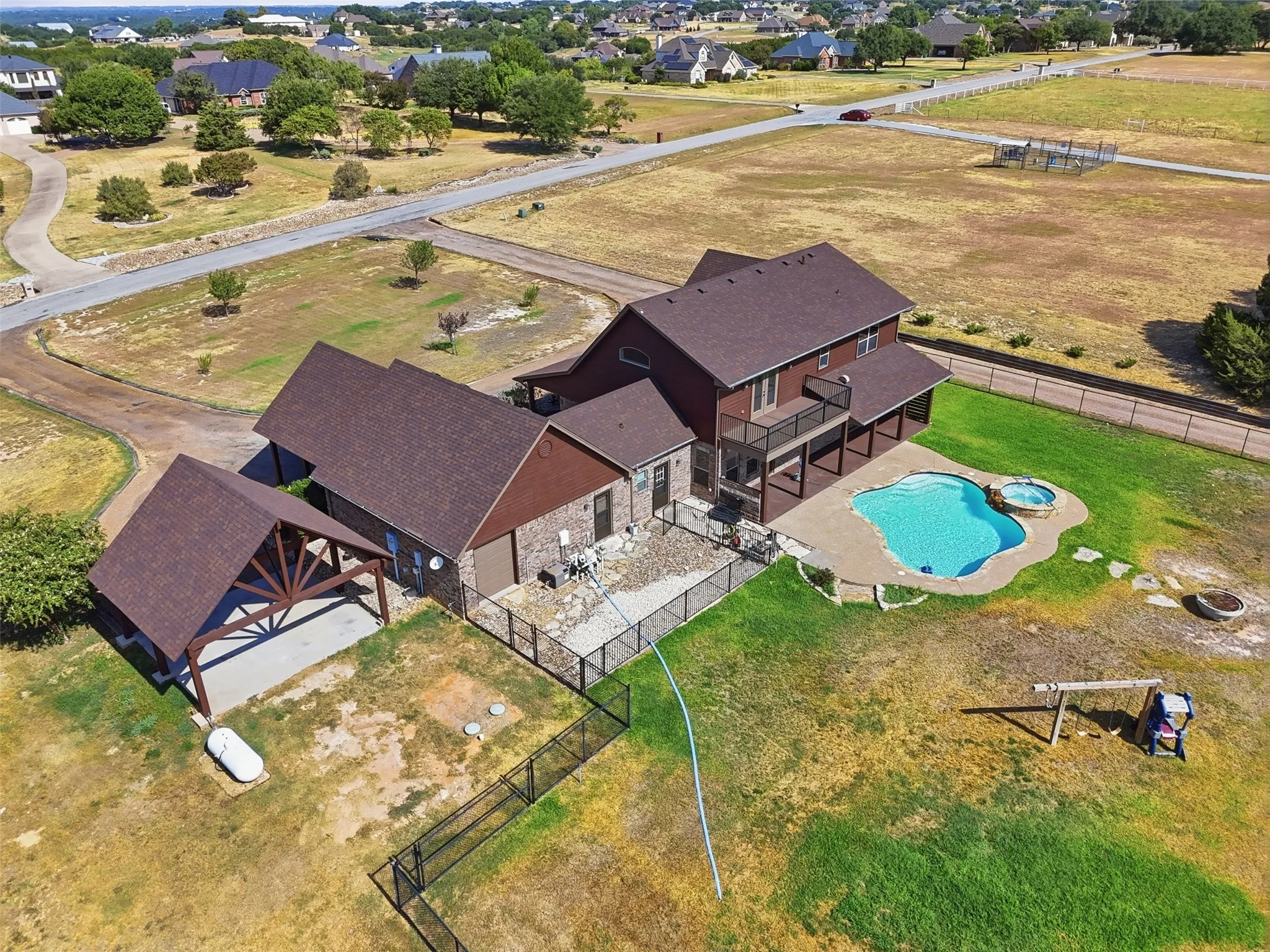 Single Family Residence For Sale in Hood County , 2407 Wills Way Drive, Granbury, Texas 76049, 3 Bedroom, 3 Bathroom, 2 Garage spaces, 2,678 Sqft, built in 2011, mls#21351686, Real Estate Agent in Granbury, Homes For Sale in Hood county, Homes For Sale in Granbury, Realtor in Granbury Texas, Real Estate Brokerage Independent Realty Texas, Luminita Cordes Realtor