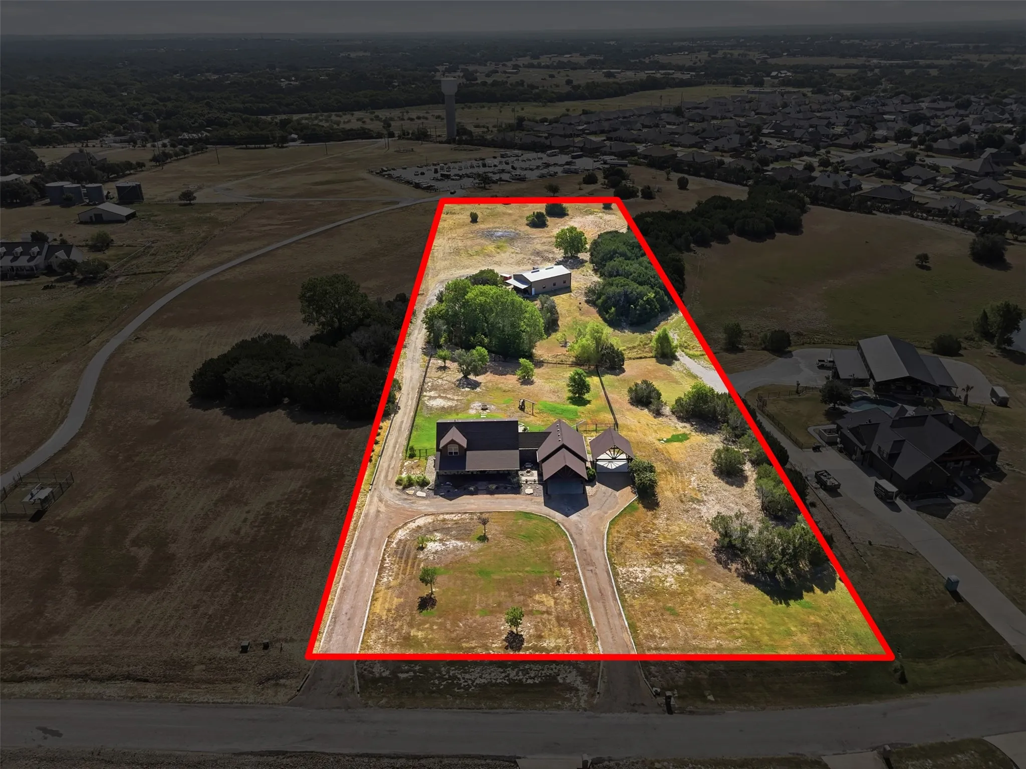 Single Family Residence For Sale in Hood County , 2407 Wills Way Drive, Granbury, Texas 76049, 3 Bedroom, 3 Bathroom, 2 Garage spaces, 2,678 Sqft, built in 2011, mls#21351686, Real Estate Agent in Granbury, Homes For Sale in Hood county, Homes For Sale in Granbury, Realtor in Granbury Texas, Real Estate Brokerage Independent Realty Texas, Luminita Cordes Realtor