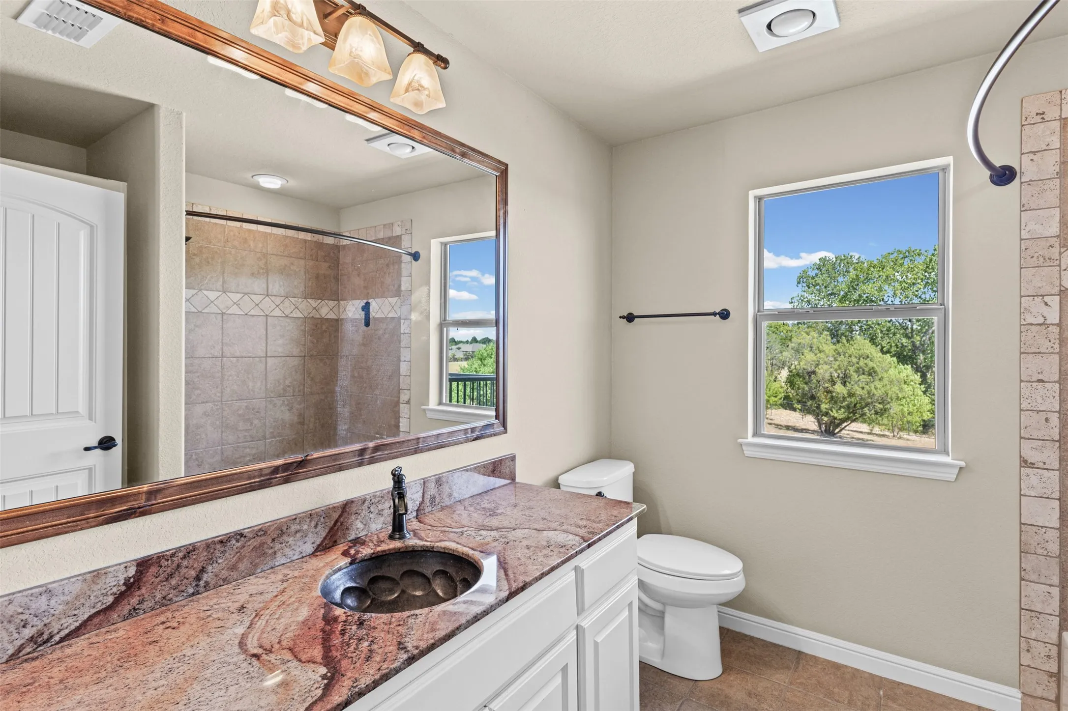 Single Family Residence For Sale in Hood County , 2407 Wills Way Drive, Granbury, Texas 76049, 3 Bedroom, 3 Bathroom, 2 Garage spaces, 2,678 Sqft, built in 2011, mls#21351686, Real Estate Agent in Granbury, Homes For Sale in Hood county, Homes For Sale in Granbury, Realtor in Granbury Texas, Real Estate Brokerage Independent Realty Texas, Luminita Cordes Realtor