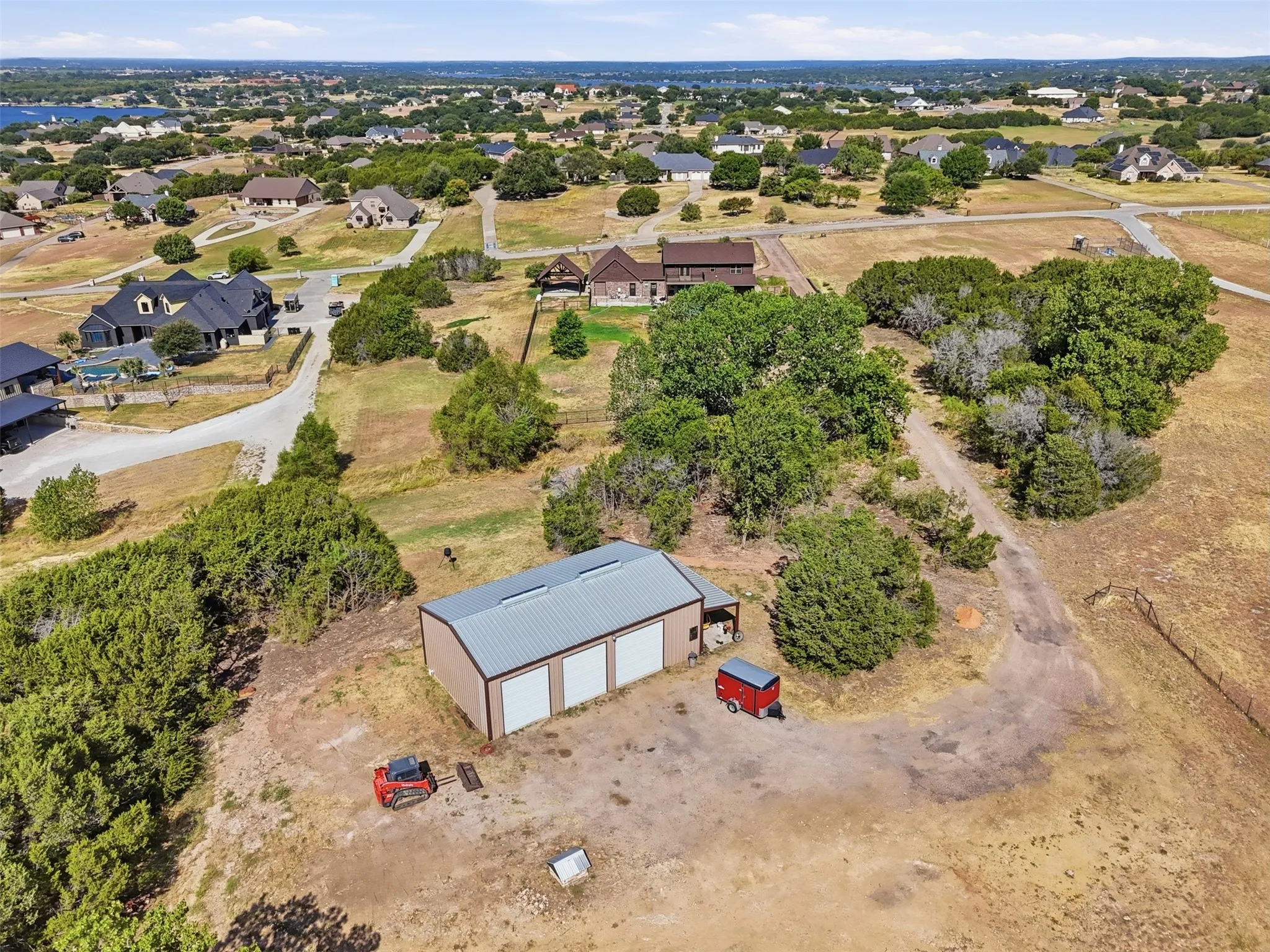 Single Family Residence For Sale in Hood County , 2407 Wills Way Drive, Granbury, Texas 76049, 3 Bedroom, 3 Bathroom, 2 Garage spaces, 2,678 Sqft, built in 2011, mls#21351686, Real Estate Agent in Granbury, Homes For Sale in Hood county, Homes For Sale in Granbury, Realtor in Granbury Texas, Real Estate Brokerage Independent Realty Texas, Luminita Cordes Realtor