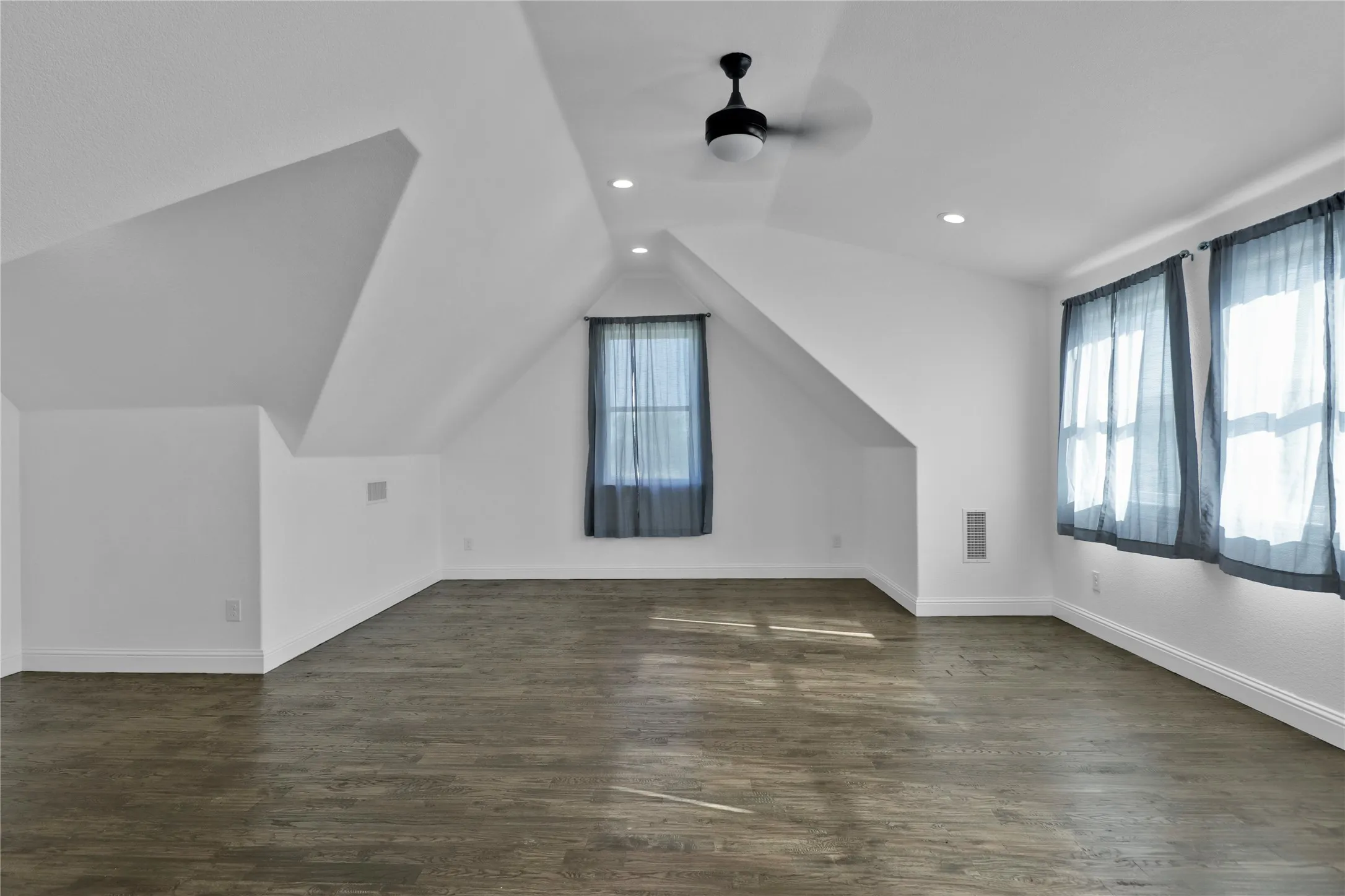 Another view of the upstairs room.