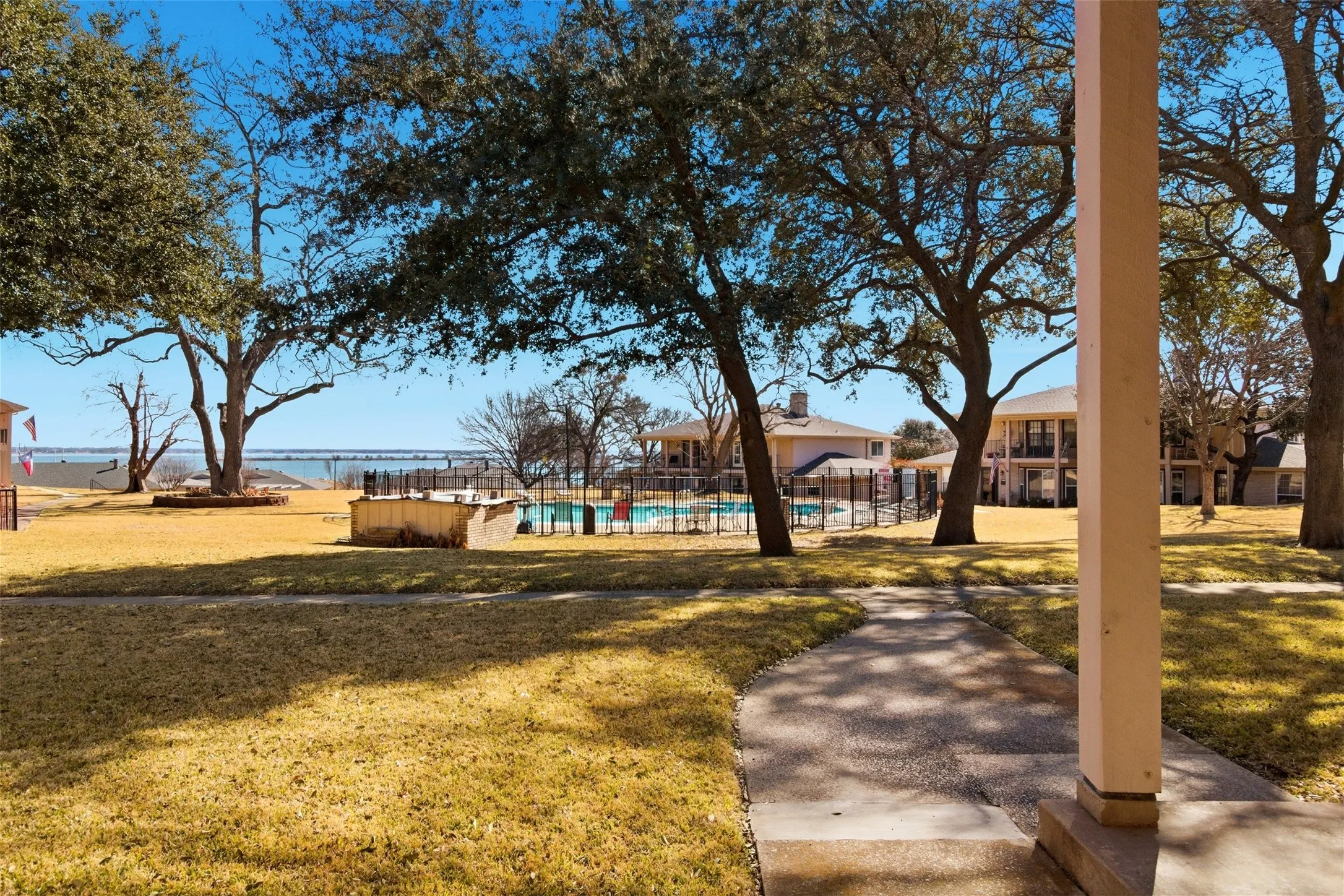 Condominium For Rent in Dallas County , 5810 Marina Drive 12, Garland, Texas 75043, 2 Bedroom, 3 Bathroom, Garage spaces, 1,800 Sqft, built in 1977, mls#21357034, Real Estate Agent in Garland, Homes For Rent in Dallas county, Homes For Rent in Garland, Realtor in Garland Texas, Real Estate Brokerage Independent Realty Texas, Luminita Cordes Realtor