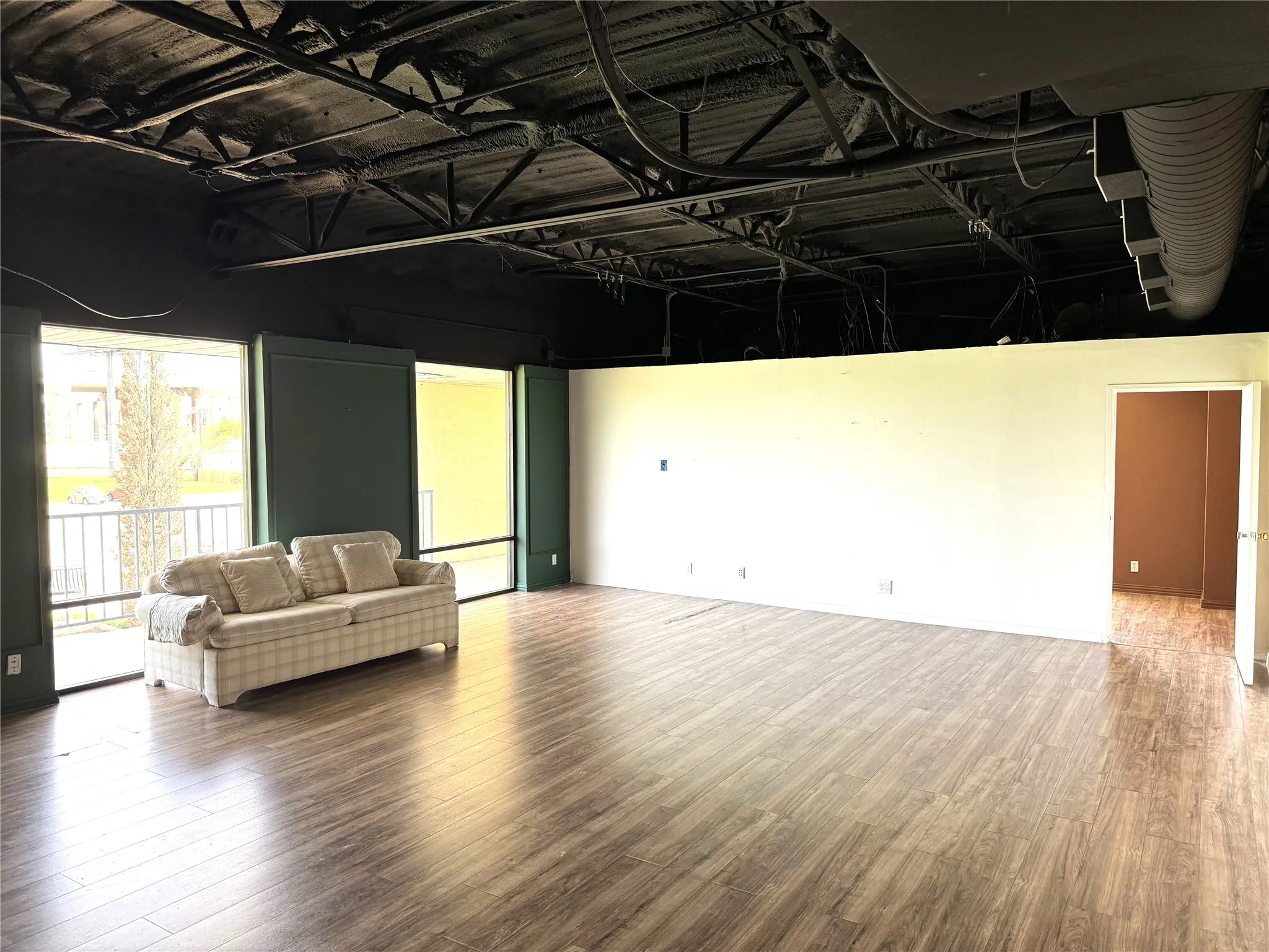 Retail For Rent in Dallas County , 1039 N Interstate 35E Highway N E, Carrollton, Texas 75006, 0, 0, Garage spaces, 0 Sqft, built in 1987, mls#21357018, Real Estate Agent in Carrollton, Homes For Rent in Dallas county, Homes For Rent in Carrollton, Realtor in Carrollton Texas, Real Estate Brokerage Independent Realty Texas, Luminita Cordes Realtor