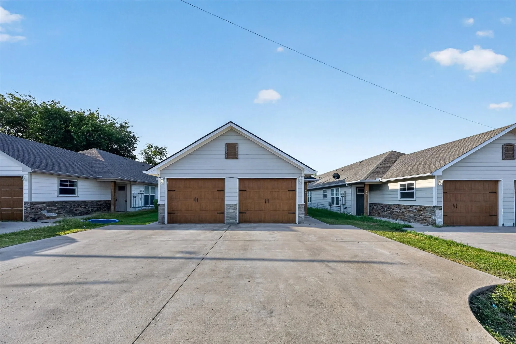 Duplex For Rent in Grayson County , 608 E College Street 610, Sherman, Texas 75090, 3 Bedroom, 2 Bathroom, 1 Garage spaces, 1,230 Sqft, built in 2019, mls#21357054, Real Estate Agent in Sherman, Homes For Rent in Grayson county, Homes For Rent in Sherman, Realtor in Sherman Texas, Real Estate Brokerage Independent Realty Texas, Luminita Cordes Realtor
