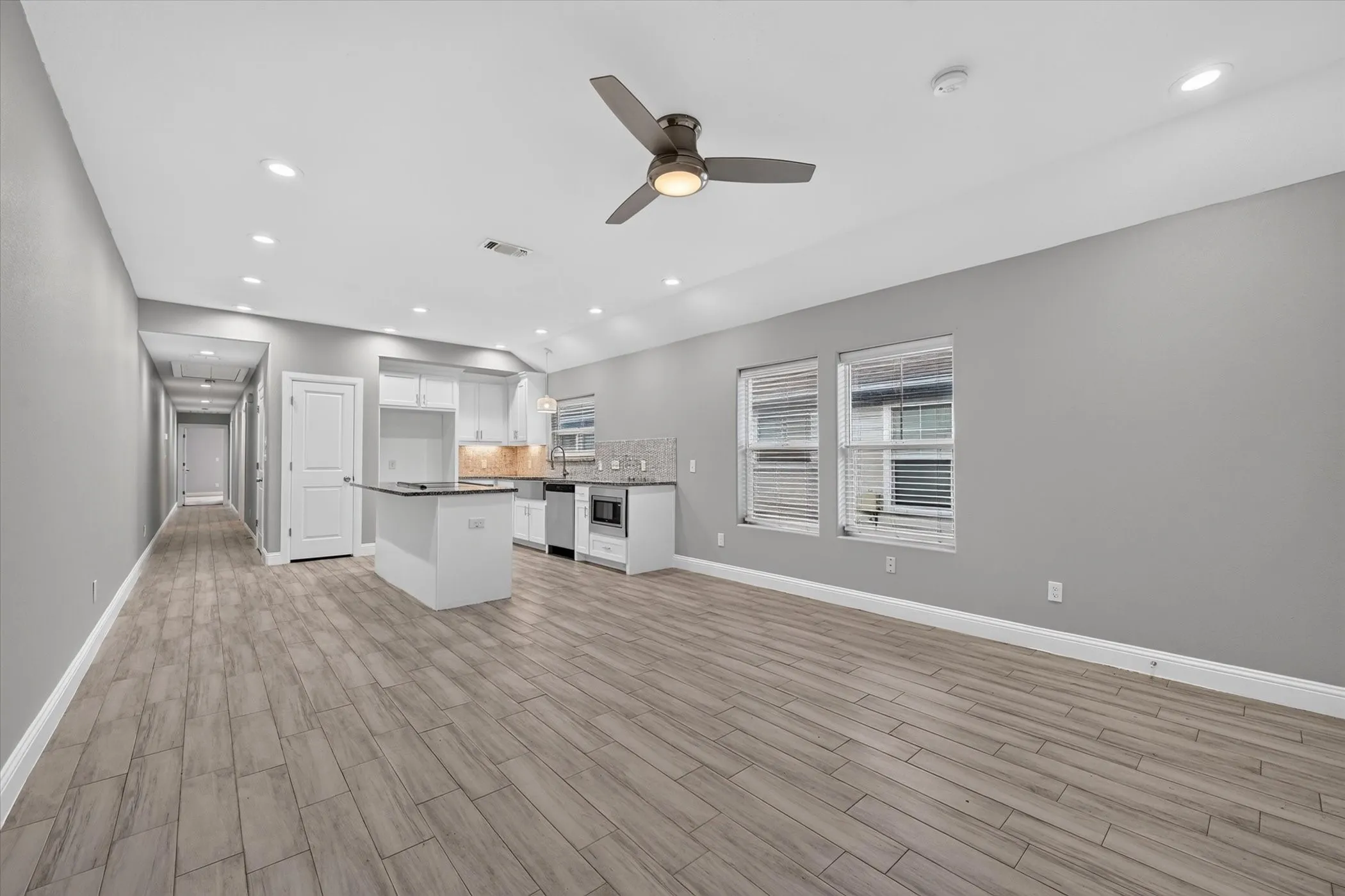 Duplex For Rent in Grayson County , 608 E College Street 610, Sherman, Texas 75090, 3 Bedroom, 2 Bathroom, 1 Garage spaces, 1,230 Sqft, built in 2019, mls#21357054, Real Estate Agent in Sherman, Homes For Rent in Grayson county, Homes For Rent in Sherman, Realtor in Sherman Texas, Real Estate Brokerage Independent Realty Texas, Luminita Cordes Realtor
