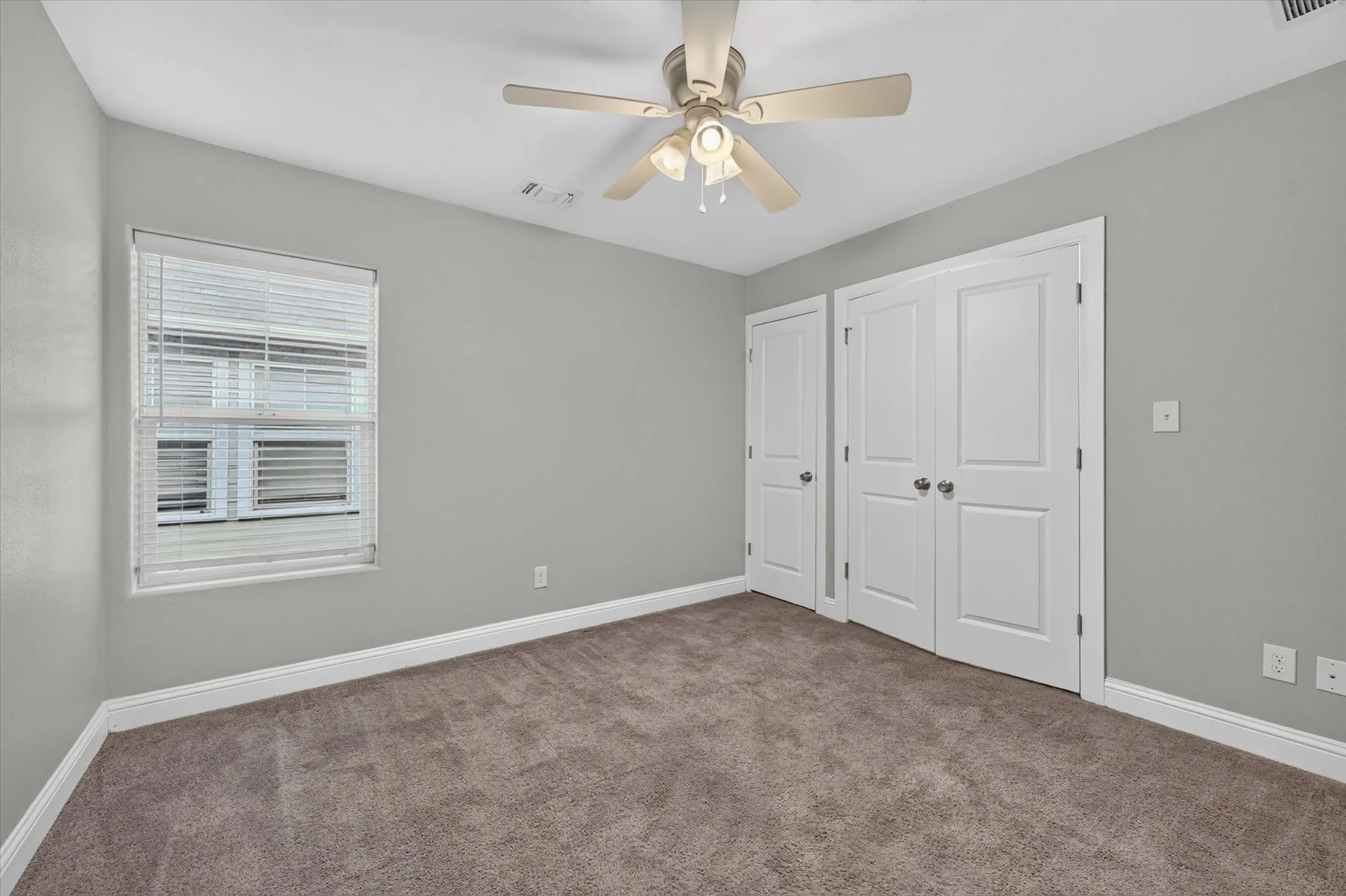Duplex For Rent in Grayson County , 608 E College Street 610, Sherman, Texas 75090, 3 Bedroom, 2 Bathroom, 1 Garage spaces, 1,230 Sqft, built in 2019, mls#21357054, Real Estate Agent in Sherman, Homes For Rent in Grayson county, Homes For Rent in Sherman, Realtor in Sherman Texas, Real Estate Brokerage Independent Realty Texas, Luminita Cordes Realtor