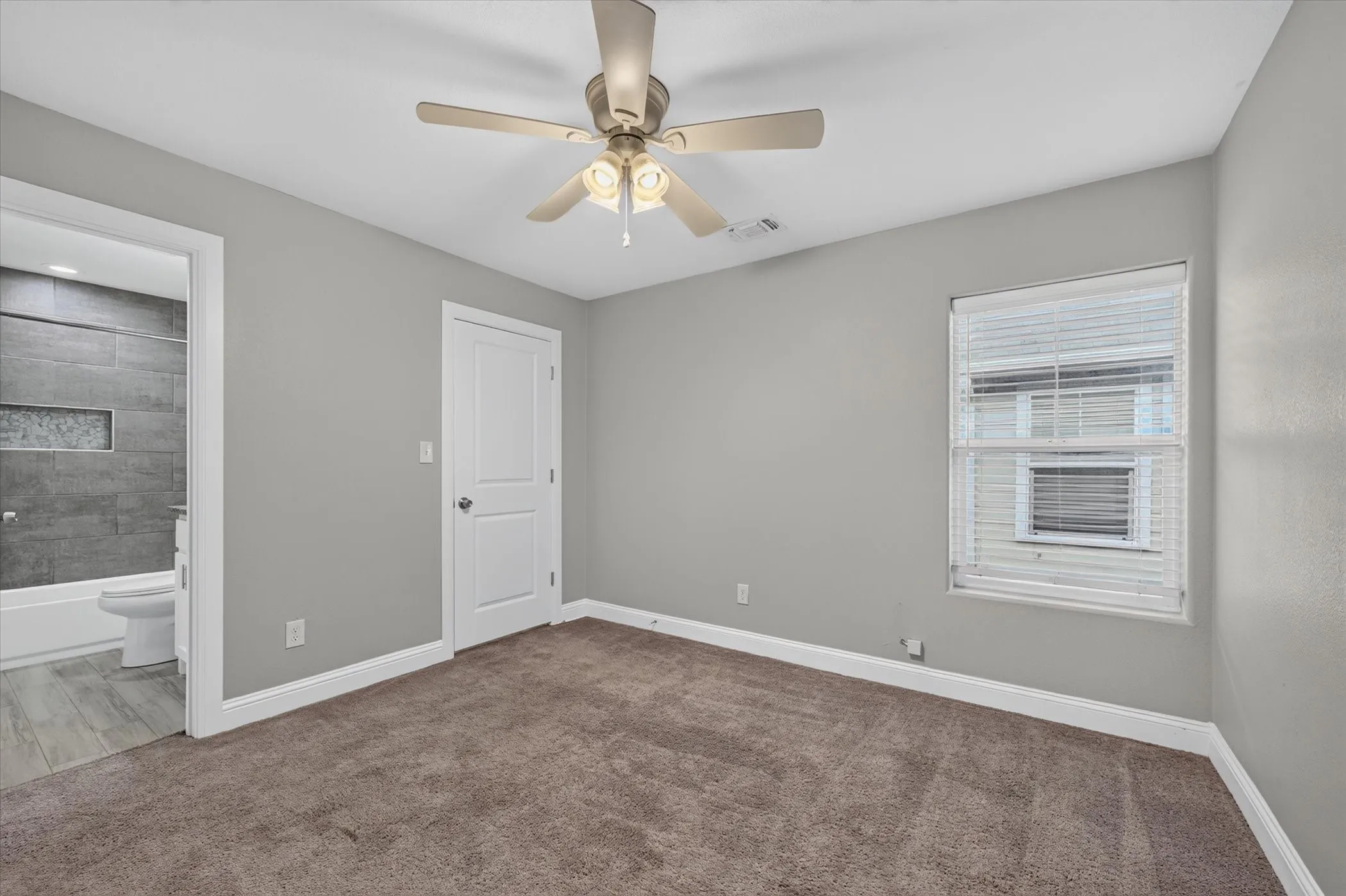 Duplex For Rent in Grayson County , 608 E College Street 610, Sherman, Texas 75090, 3 Bedroom, 2 Bathroom, 1 Garage spaces, 1,230 Sqft, built in 2019, mls#21357054, Real Estate Agent in Sherman, Homes For Rent in Grayson county, Homes For Rent in Sherman, Realtor in Sherman Texas, Real Estate Brokerage Independent Realty Texas, Luminita Cordes Realtor