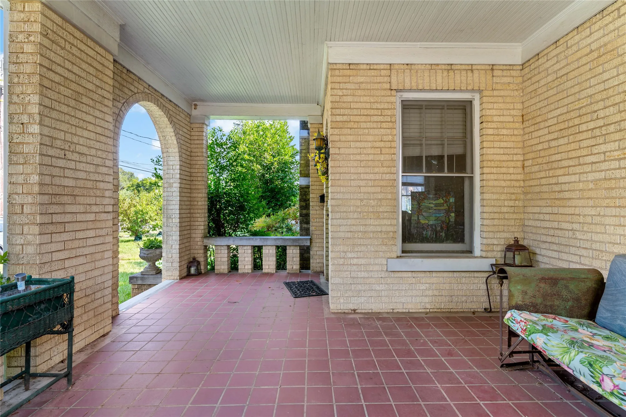 Single Family Residence For Sale in Lamar County , 610 Fitzhugh, Paris, Texas 75460, 2 Bedroom, 2 Bathroom, Garage spaces, 1,776 Sqft, built in 1931, Price $250,000, mls#21356920, Real Estate Agent in Paris, Homes For Sale in Lamar county, Homes For Sale in Paris, Realtor in Paris Texas, Real Estate Brokerage Independent Realty Texas, Luminita Cordes Realtor