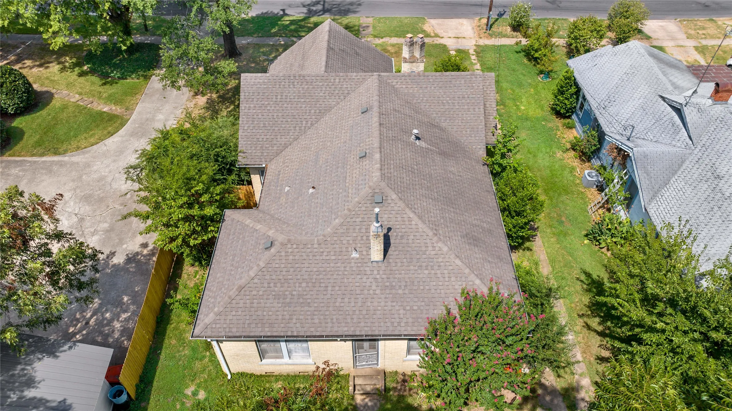 Single Family Residence For Sale in Lamar County , 610 Fitzhugh, Paris, Texas 75460, 2 Bedroom, 2 Bathroom, Garage spaces, 1,776 Sqft, built in 1931, Price $250,000, mls#21356920, Real Estate Agent in Paris, Homes For Sale in Lamar county, Homes For Sale in Paris, Realtor in Paris Texas, Real Estate Brokerage Independent Realty Texas, Luminita Cordes Realtor