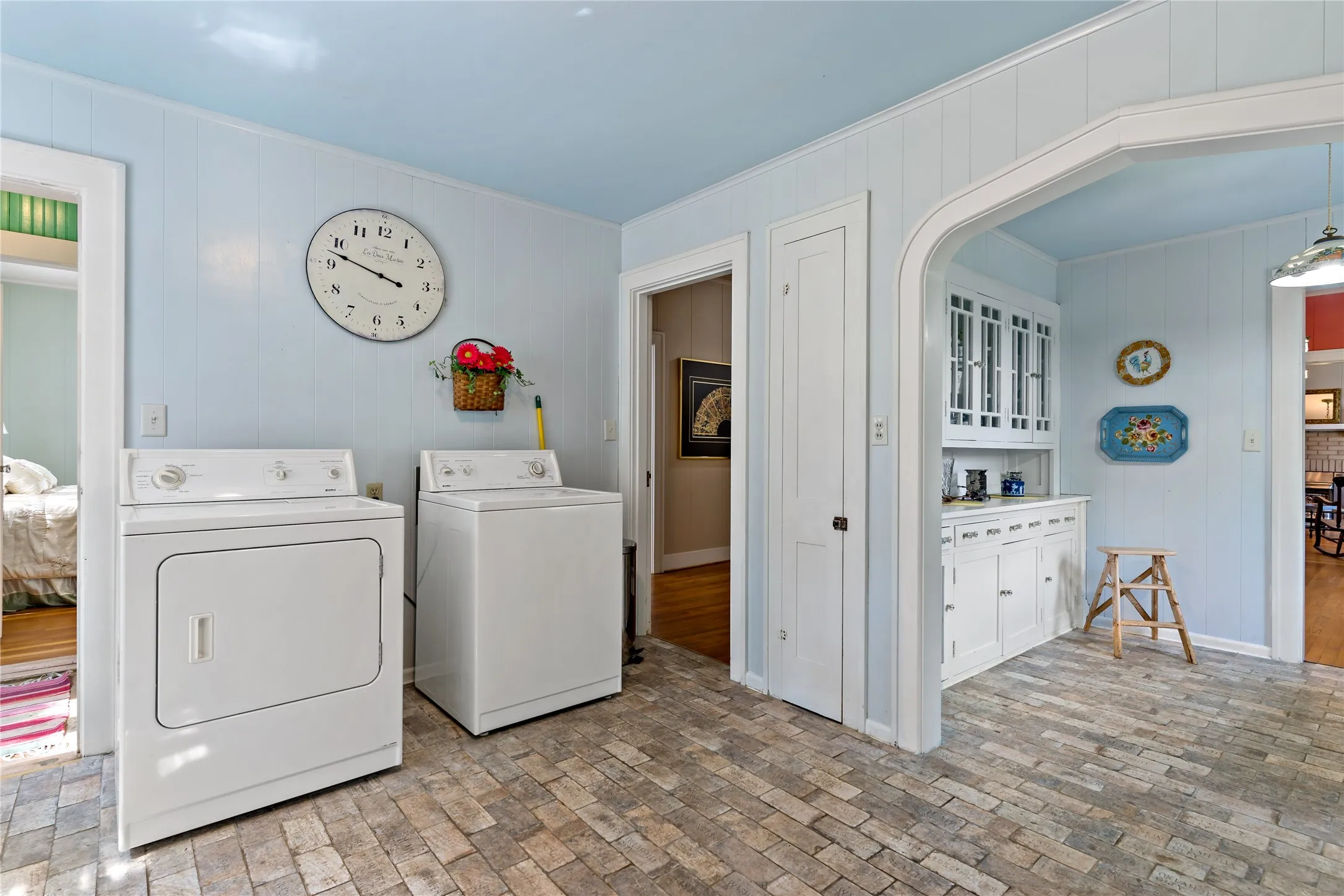 Single Family Residence For Sale in Lamar County , 610 Fitzhugh, Paris, Texas 75460, 2 Bedroom, 2 Bathroom, Garage spaces, 1,776 Sqft, built in 1931, Price $250,000, mls#21356920, Real Estate Agent in Paris, Homes For Sale in Lamar county, Homes For Sale in Paris, Realtor in Paris Texas, Real Estate Brokerage Independent Realty Texas, Luminita Cordes Realtor