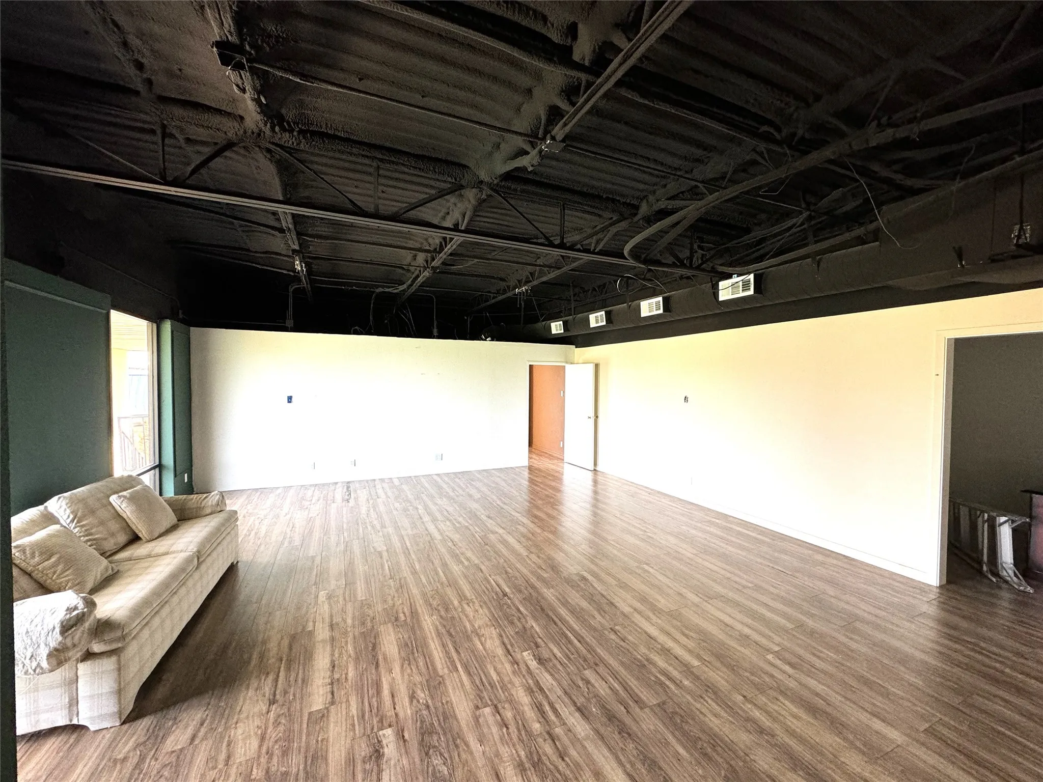 Retail For Rent in Dallas County , 1039 N Interstate 35 Highway N E, Carrollton, Texas 75006, 0, 0, Garage spaces, 0 Sqft, built in 1987, mls#21357064, Real Estate Agent in Carrollton, Homes For Rent in Dallas county, Homes For Rent in Carrollton, Realtor in Carrollton Texas, Real Estate Brokerage Independent Realty Texas, Luminita Cordes Realtor