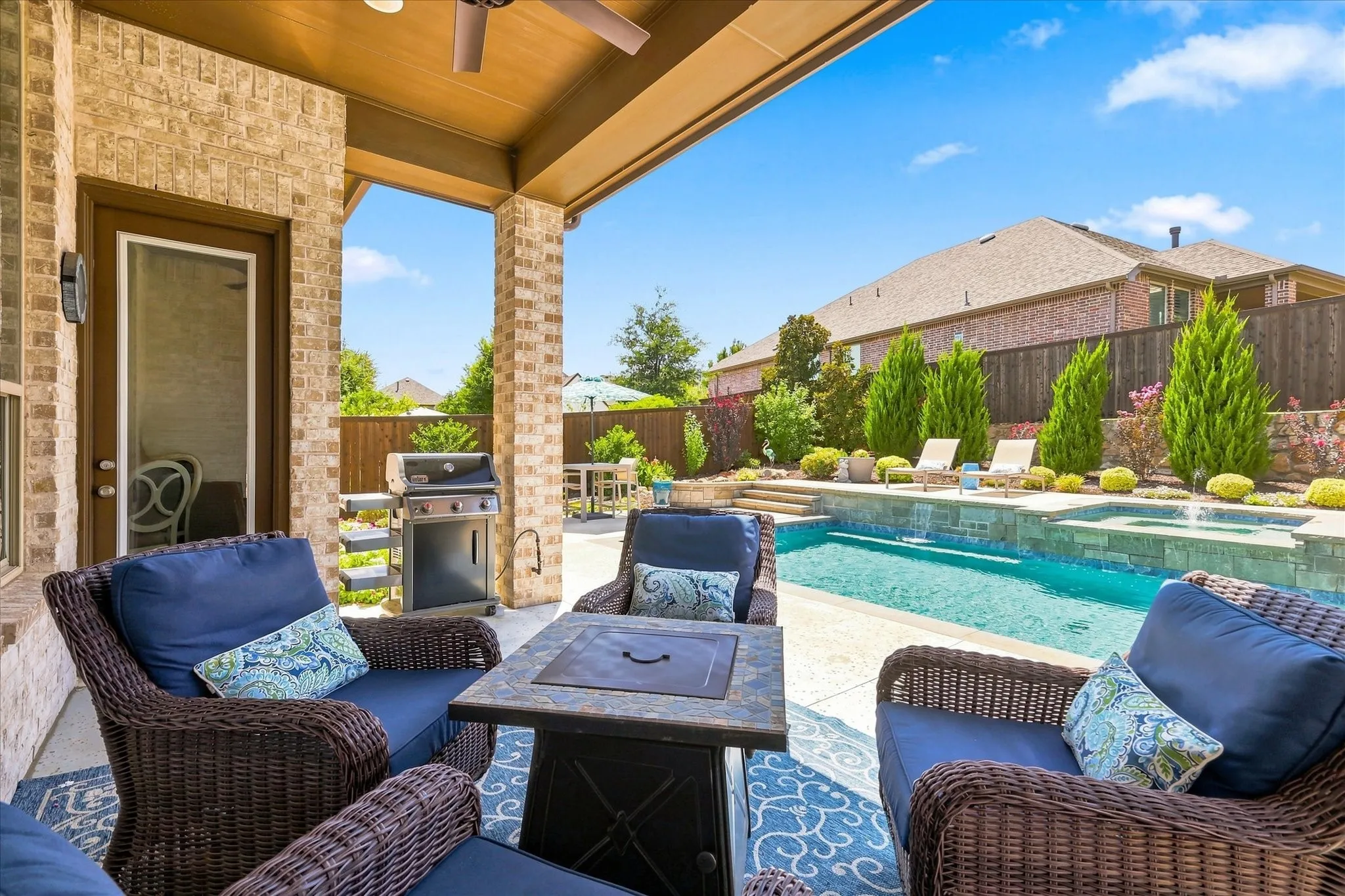 Single Family Residence For Sale in Denton County , 3905 W Wildridge Boulevard, Oak Point, Texas 75068, 4 Bedroom, 4 Bathroom, 2 Garage spaces, 2,910 Sqft, built in 2019, mls#21356848, Real Estate Agent in Oak Point, Homes For Sale in Denton county, Homes For Sale in Oak Point, Realtor in Oak Point Texas, Real Estate Brokerage Independent Realty Texas, Luminita Cordes Realtor