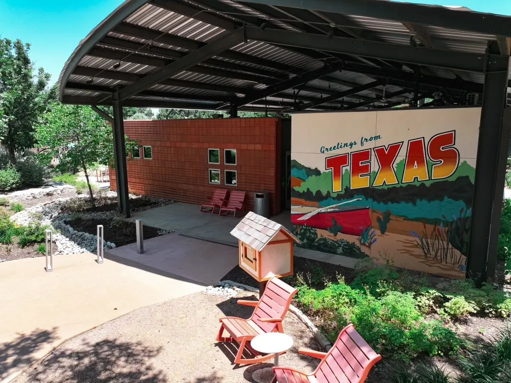 Single Family Residence For Sale in Denton County , 3905 W Wildridge Boulevard, Oak Point, Texas 75068, 4 Bedroom, 4 Bathroom, 2 Garage spaces, 2,910 Sqft, built in 2019, mls#21356848, Real Estate Agent in Oak Point, Homes For Sale in Denton county, Homes For Sale in Oak Point, Realtor in Oak Point Texas, Real Estate Brokerage Independent Realty Texas, Luminita Cordes Realtor