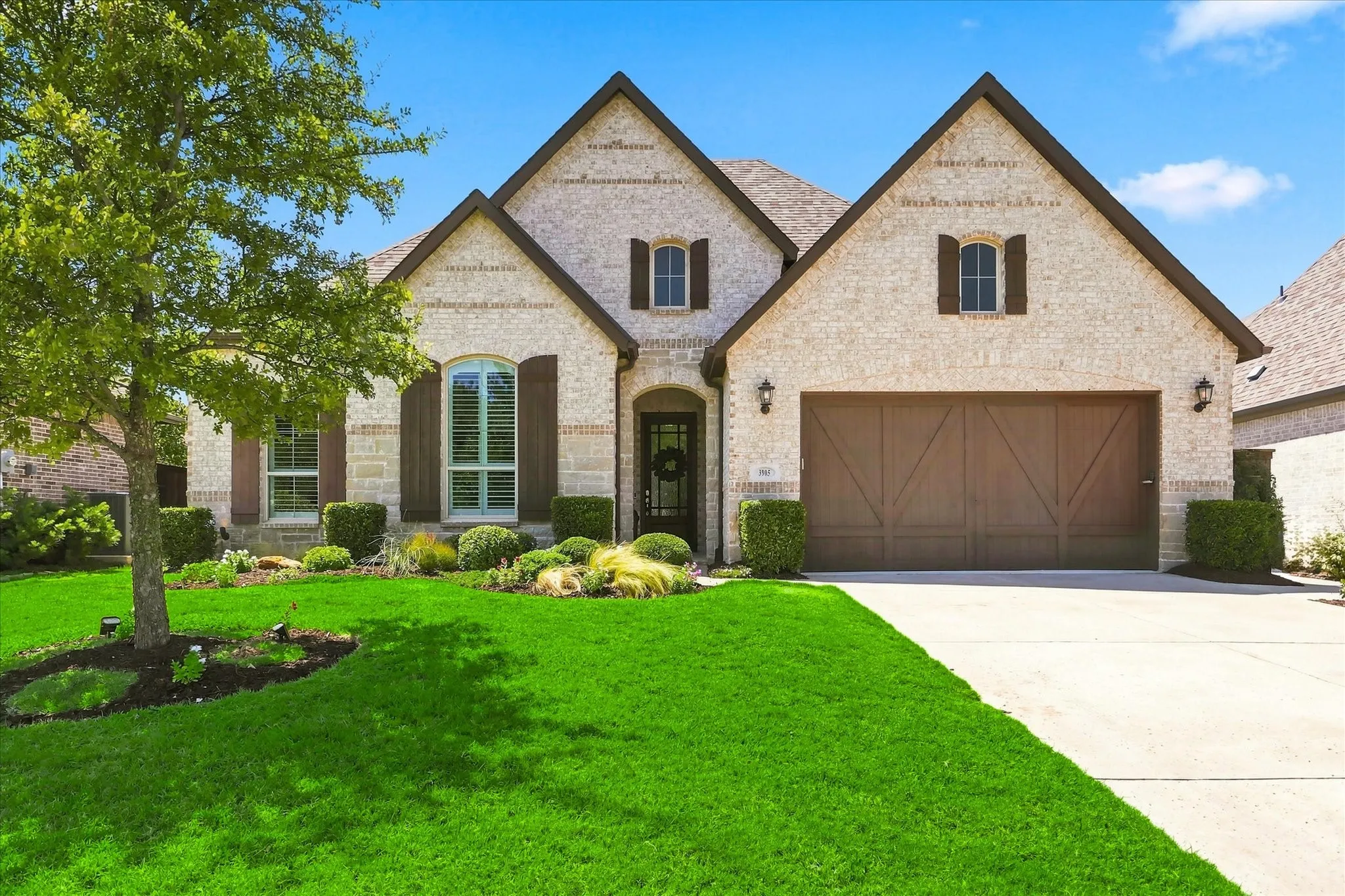 Single Family Residence For Sale in Denton County , 3905 W Wildridge Boulevard, Oak Point, Texas 75068, 4 Bedroom, 4 Bathroom, 2 Garage spaces, 2,910 Sqft, built in 2019, mls#21356848, Real Estate Agent in Oak Point, Homes For Sale in Denton county, Homes For Sale in Oak Point, Realtor in Oak Point Texas, Real Estate Brokerage Independent Realty Texas, Luminita Cordes Realtor