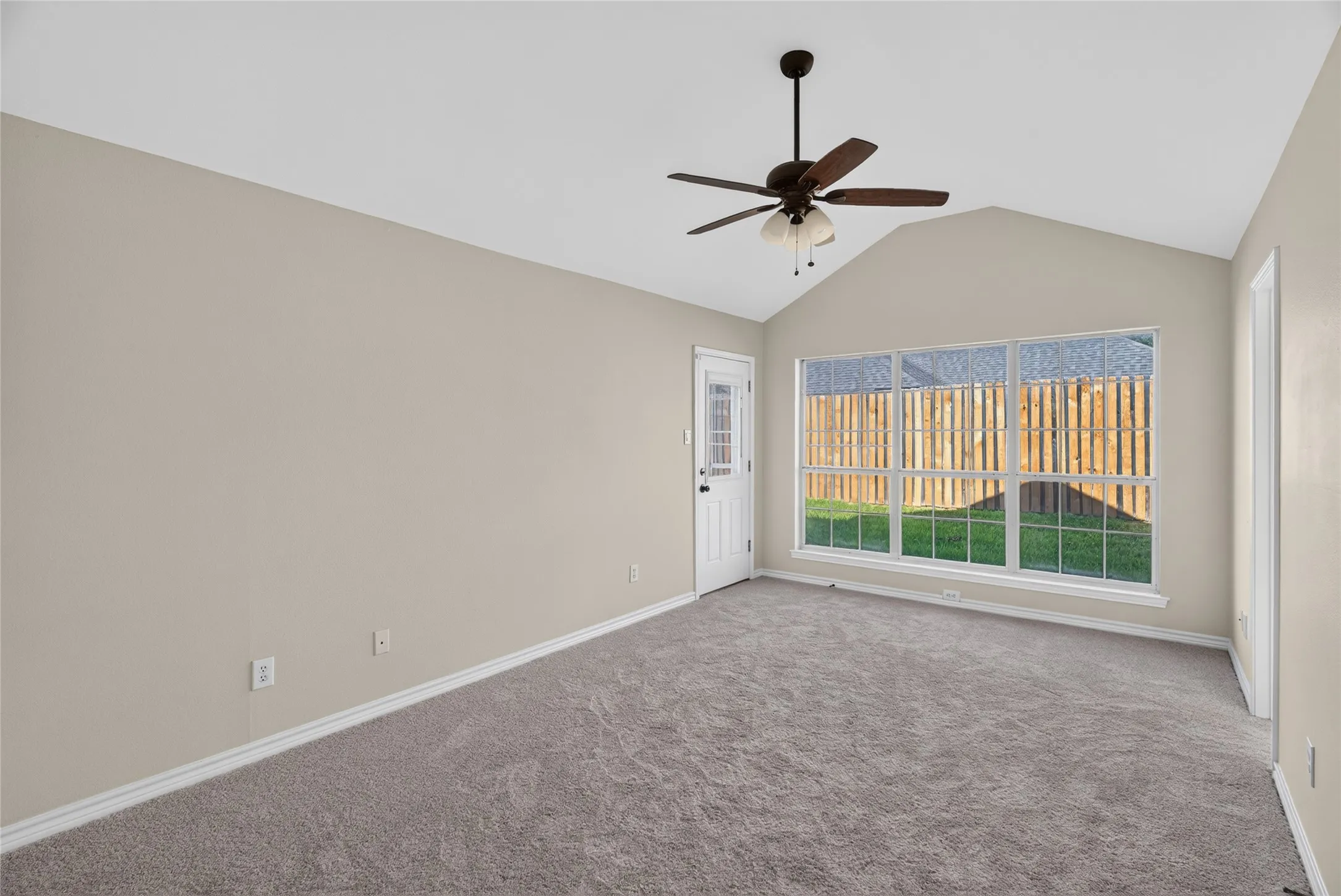Single Family Residence For Sale in Tarrant County , 2134 Ridgecliff Drive, Keller, Texas 76248, 3 Bedroom, 2 Bathroom, 2 Garage spaces, 1,455 Sqft, built in 1990, mls#21328895, Real Estate Agent in Keller, Homes For Sale in Tarrant county, Homes For Sale in Keller, Realtor in Keller Texas, Real Estate Brokerage Independent Realty Texas, Luminita Cordes Realtor