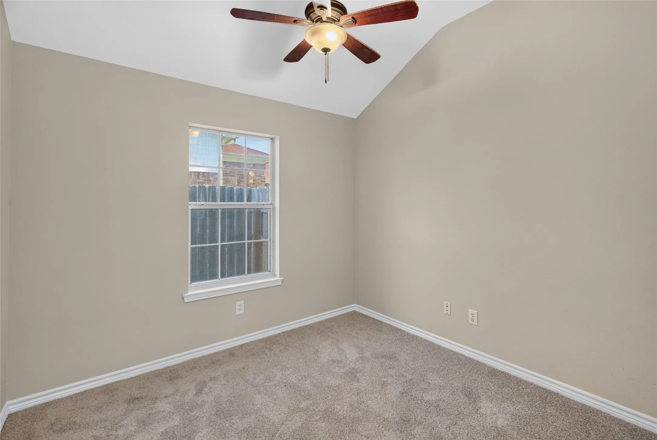 Single Family Residence For Sale in Tarrant County , 2134 Ridgecliff Drive, Keller, Texas 76248, 3 Bedroom, 2 Bathroom, 2 Garage spaces, 1,455 Sqft, built in 1990, mls#21328895, Real Estate Agent in Keller, Homes For Sale in Tarrant county, Homes For Sale in Keller, Realtor in Keller Texas, Real Estate Brokerage Independent Realty Texas, Luminita Cordes Realtor