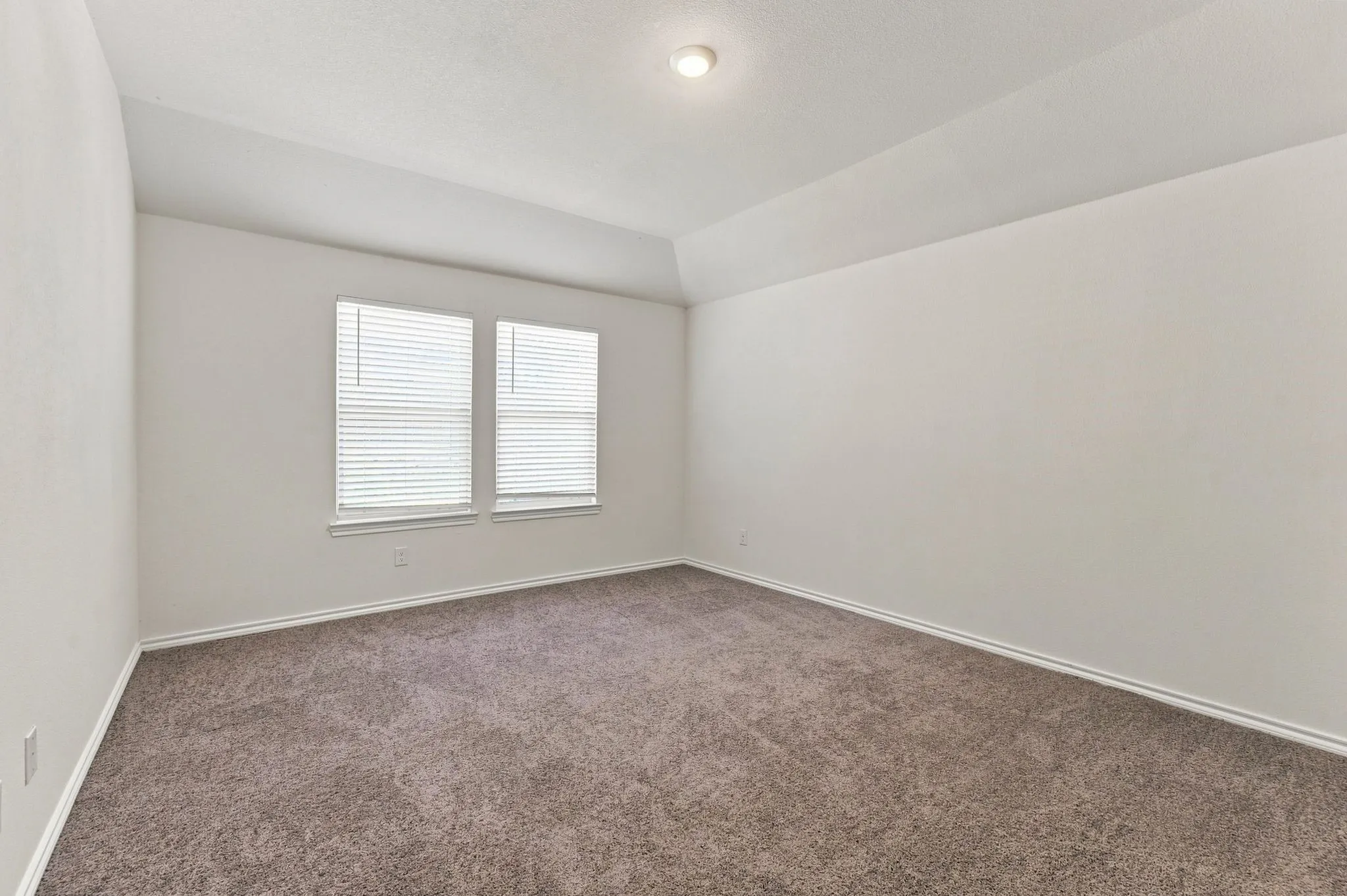 Single Family Residence For Rent in Hunt County , 601 Banner Avenue, Royse City, Texas 75189, 4 Bedroom, 2 Bathroom, 2 Garage spaces, 1,830 Sqft, built in 2022, mls#21357071, Real Estate Agent in Royse City, Homes For Rent in Hunt county, Homes For Rent in Royse City, Realtor in Royse City Texas, Real Estate Brokerage Independent Realty Texas, Luminita Cordes Realtor
