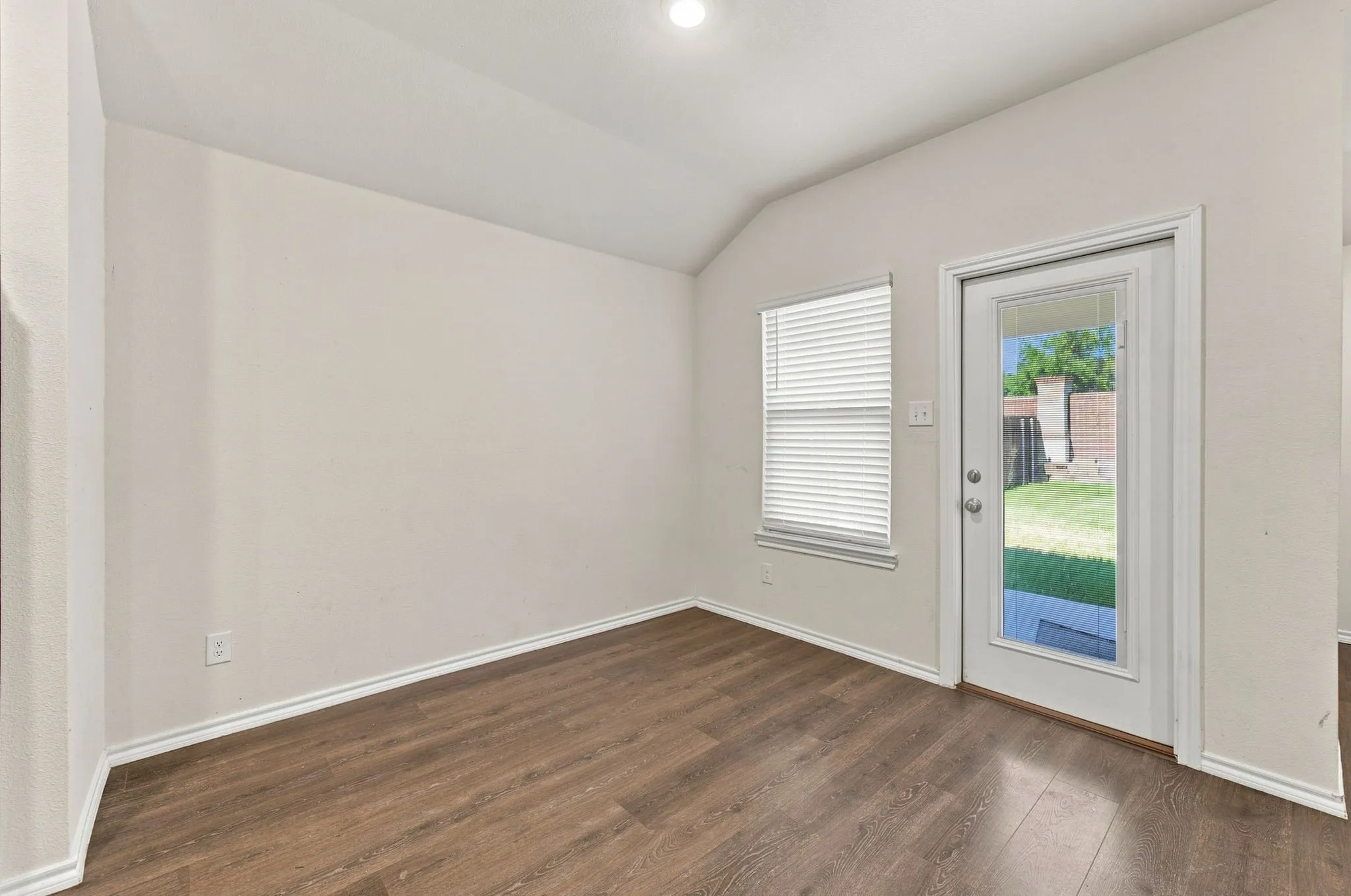 Single Family Residence For Rent in Hunt County , 601 Banner Avenue, Royse City, Texas 75189, 4 Bedroom, 2 Bathroom, 2 Garage spaces, 1,830 Sqft, built in 2022, mls#21357071, Real Estate Agent in Royse City, Homes For Rent in Hunt county, Homes For Rent in Royse City, Realtor in Royse City Texas, Real Estate Brokerage Independent Realty Texas, Luminita Cordes Realtor