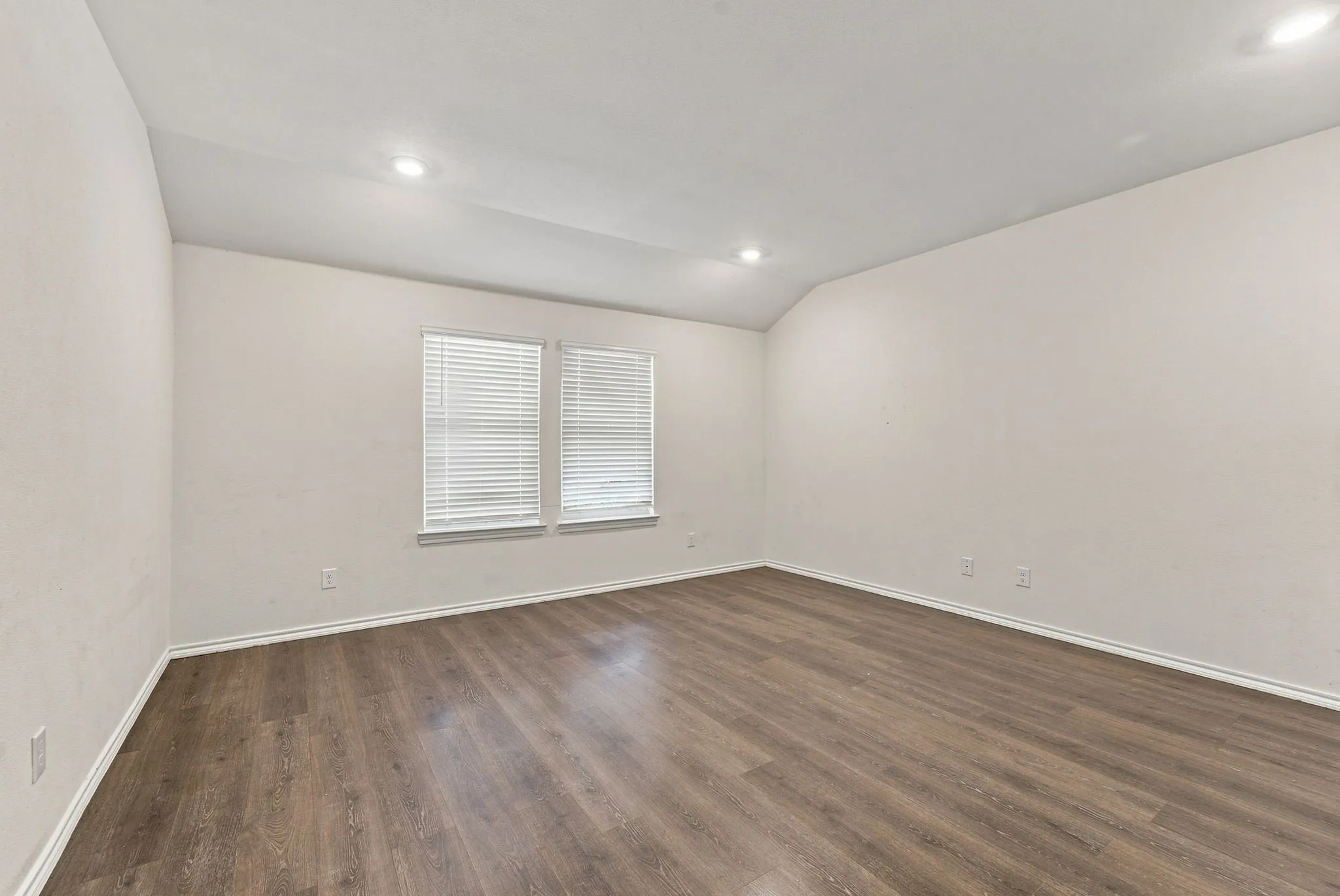 Single Family Residence For Rent in Hunt County , 601 Banner Avenue, Royse City, Texas 75189, 4 Bedroom, 2 Bathroom, 2 Garage spaces, 1,830 Sqft, built in 2022, mls#21357071, Real Estate Agent in Royse City, Homes For Rent in Hunt county, Homes For Rent in Royse City, Realtor in Royse City Texas, Real Estate Brokerage Independent Realty Texas, Luminita Cordes Realtor