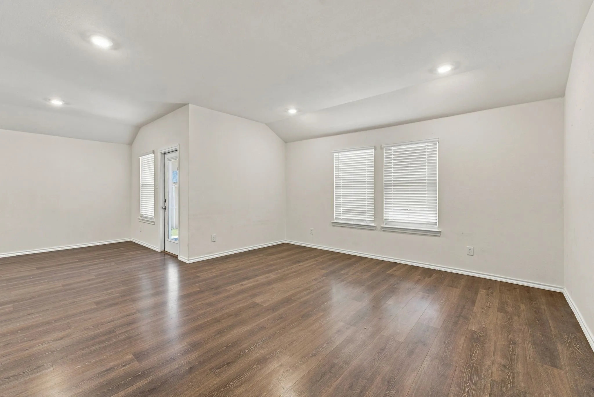 Single Family Residence For Rent in Hunt County , 601 Banner Avenue, Royse City, Texas 75189, 4 Bedroom, 2 Bathroom, 2 Garage spaces, 1,830 Sqft, built in 2022, mls#21357071, Real Estate Agent in Royse City, Homes For Rent in Hunt county, Homes For Rent in Royse City, Realtor in Royse City Texas, Real Estate Brokerage Independent Realty Texas, Luminita Cordes Realtor