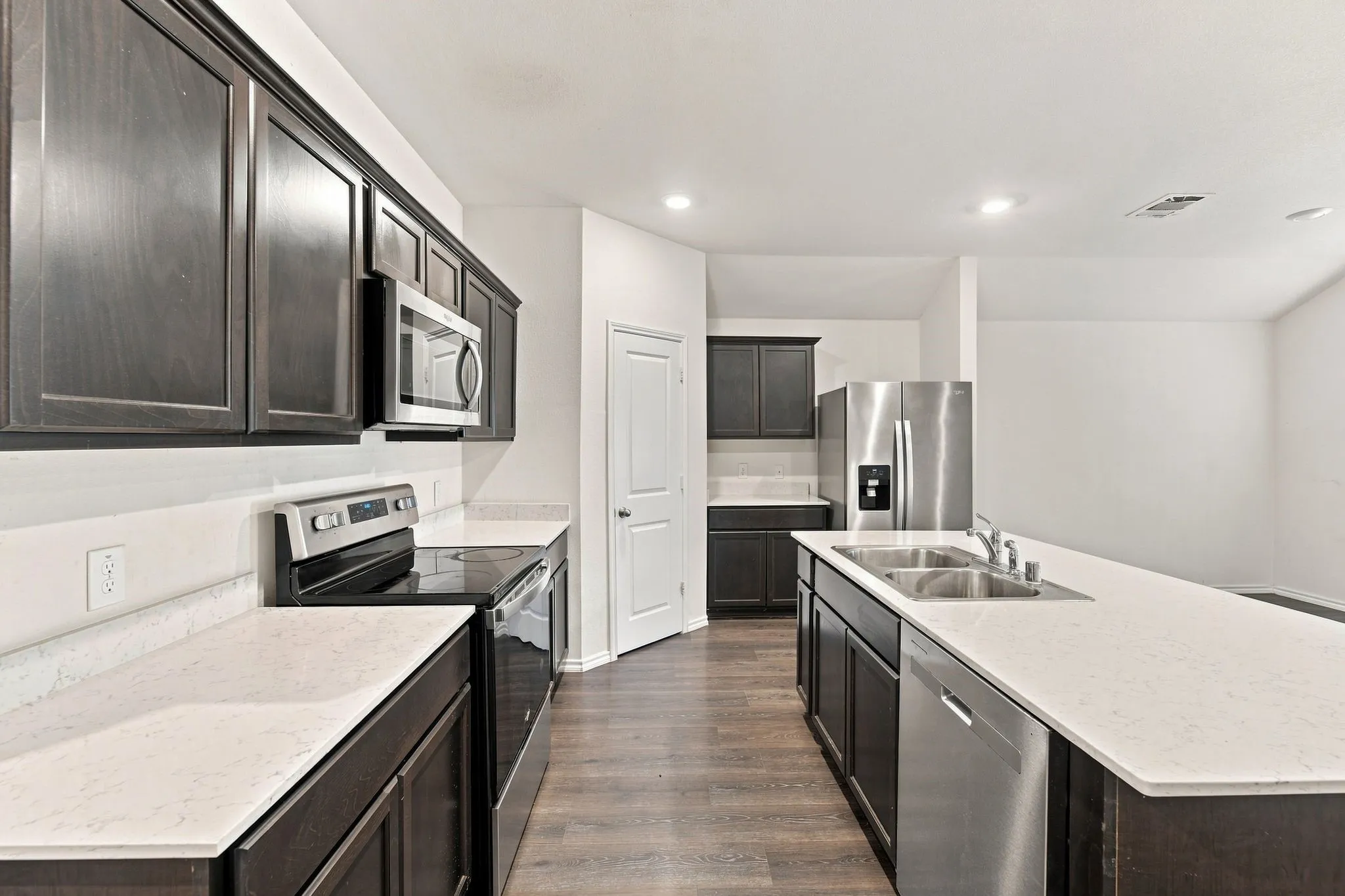 Single Family Residence For Rent in Hunt County , 601 Banner Avenue, Royse City, Texas 75189, 4 Bedroom, 2 Bathroom, 2 Garage spaces, 1,830 Sqft, built in 2022, mls#21357071, Real Estate Agent in Royse City, Homes For Rent in Hunt county, Homes For Rent in Royse City, Realtor in Royse City Texas, Real Estate Brokerage Independent Realty Texas, Luminita Cordes Realtor
