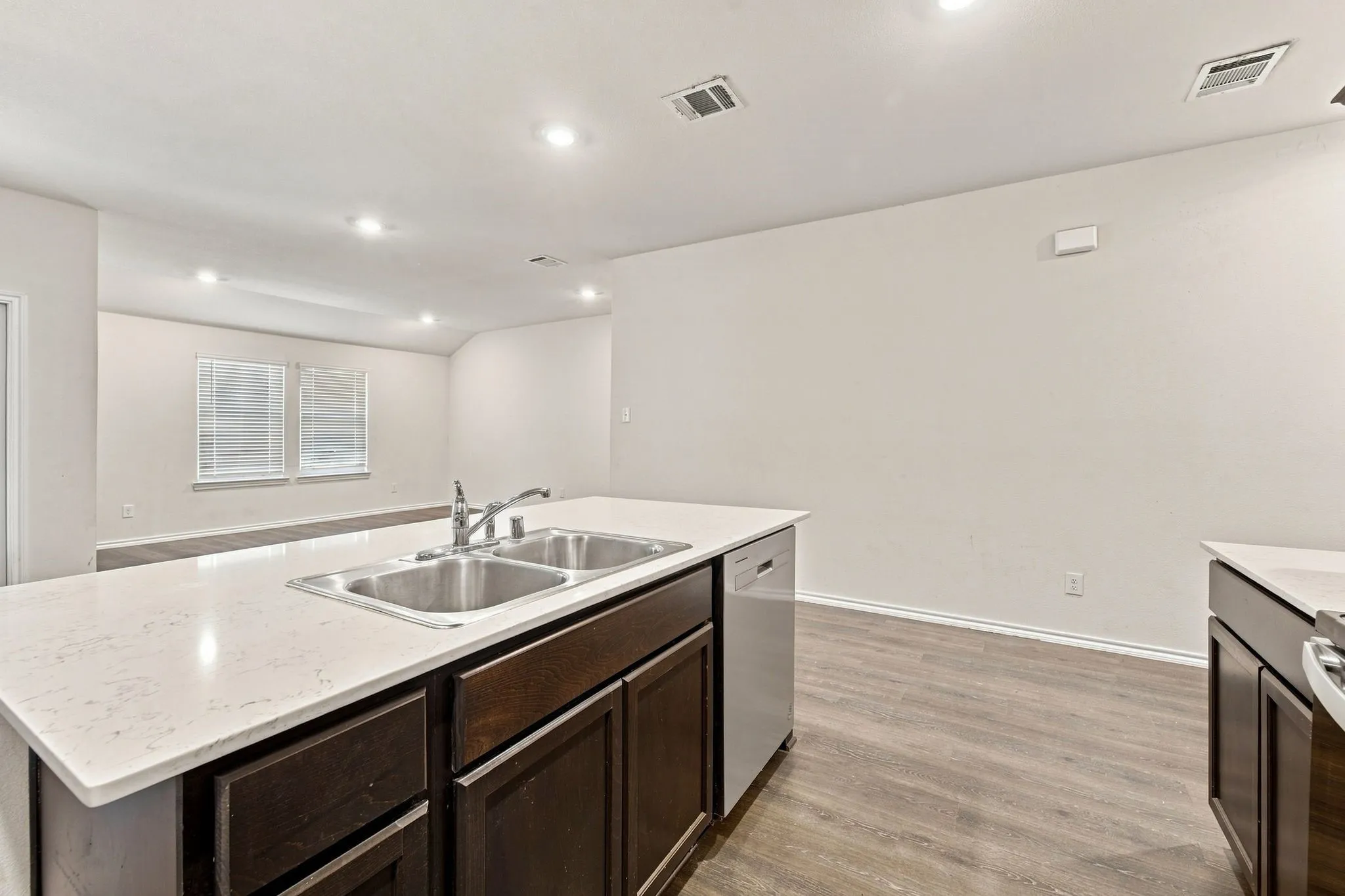 Single Family Residence For Rent in Hunt County , 601 Banner Avenue, Royse City, Texas 75189, 4 Bedroom, 2 Bathroom, 2 Garage spaces, 1,830 Sqft, built in 2022, mls#21357071, Real Estate Agent in Royse City, Homes For Rent in Hunt county, Homes For Rent in Royse City, Realtor in Royse City Texas, Real Estate Brokerage Independent Realty Texas, Luminita Cordes Realtor