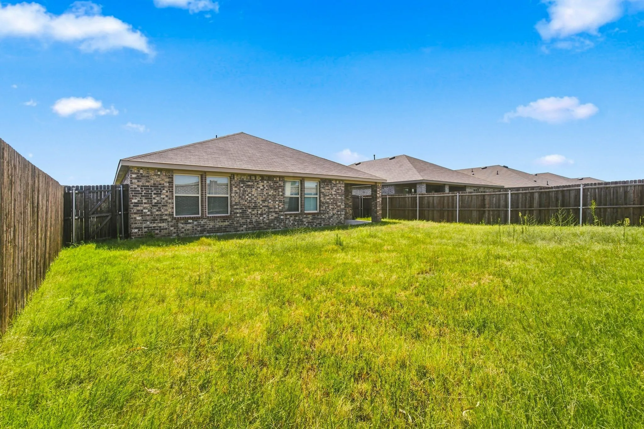 Single Family Residence For Rent in Hunt County , 601 Banner Avenue, Royse City, Texas 75189, 4 Bedroom, 2 Bathroom, 2 Garage spaces, 1,830 Sqft, built in 2022, mls#21357071, Real Estate Agent in Royse City, Homes For Rent in Hunt county, Homes For Rent in Royse City, Realtor in Royse City Texas, Real Estate Brokerage Independent Realty Texas, Luminita Cordes Realtor