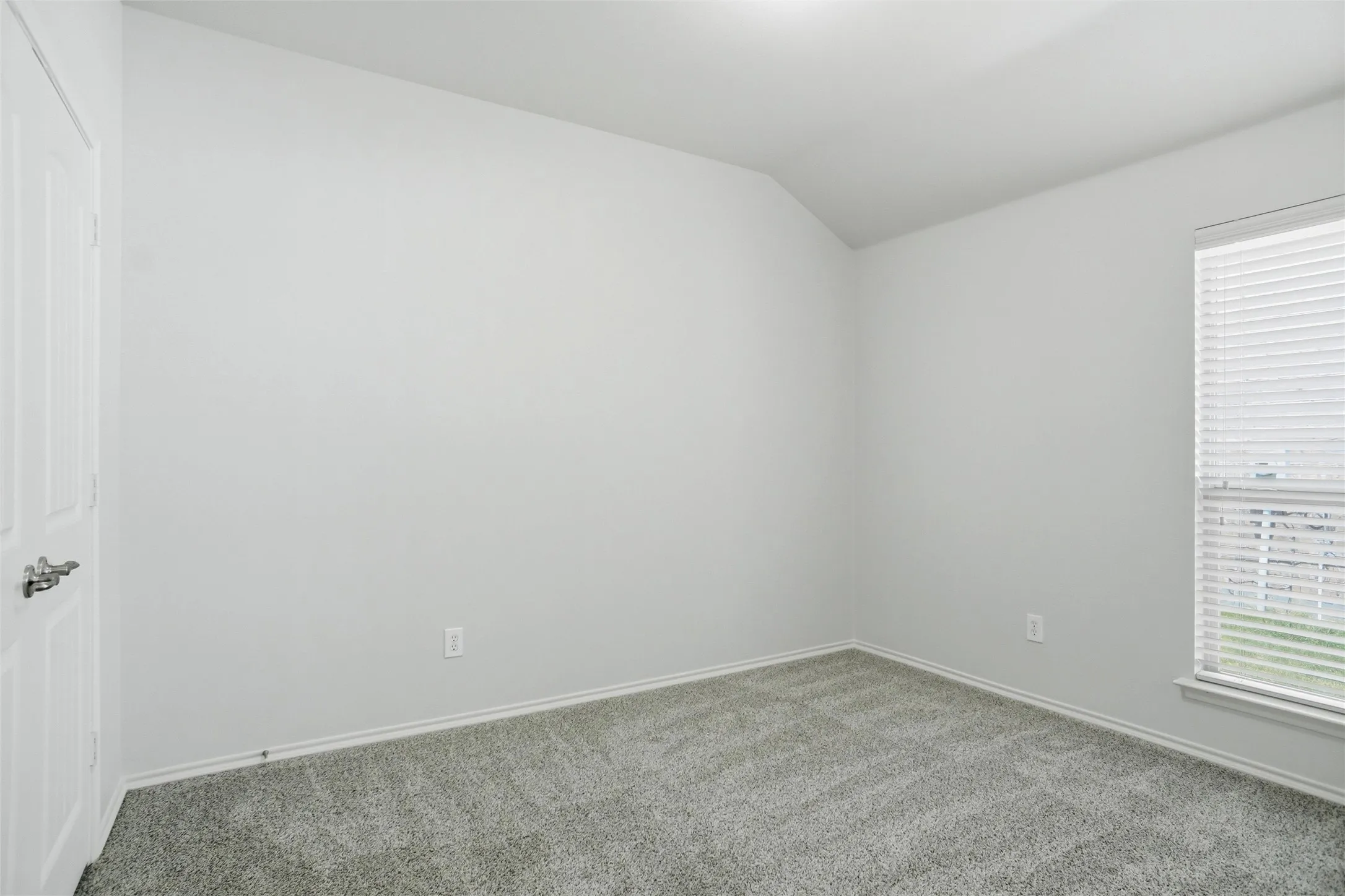 Single Family Residence For Rent in Dallas County , 3015 Briarbrook Drive, Seagoville, Texas 75159, 3 Bedroom, 2 Bathroom, 2 Garage spaces, 1,756 Sqft, built in 2012, mls#21351752, Real Estate Agent in Seagoville, Homes For Rent in Dallas county, Homes For Rent in Seagoville, Realtor in Seagoville Texas, Real Estate Brokerage Independent Realty Texas, Luminita Cordes Realtor