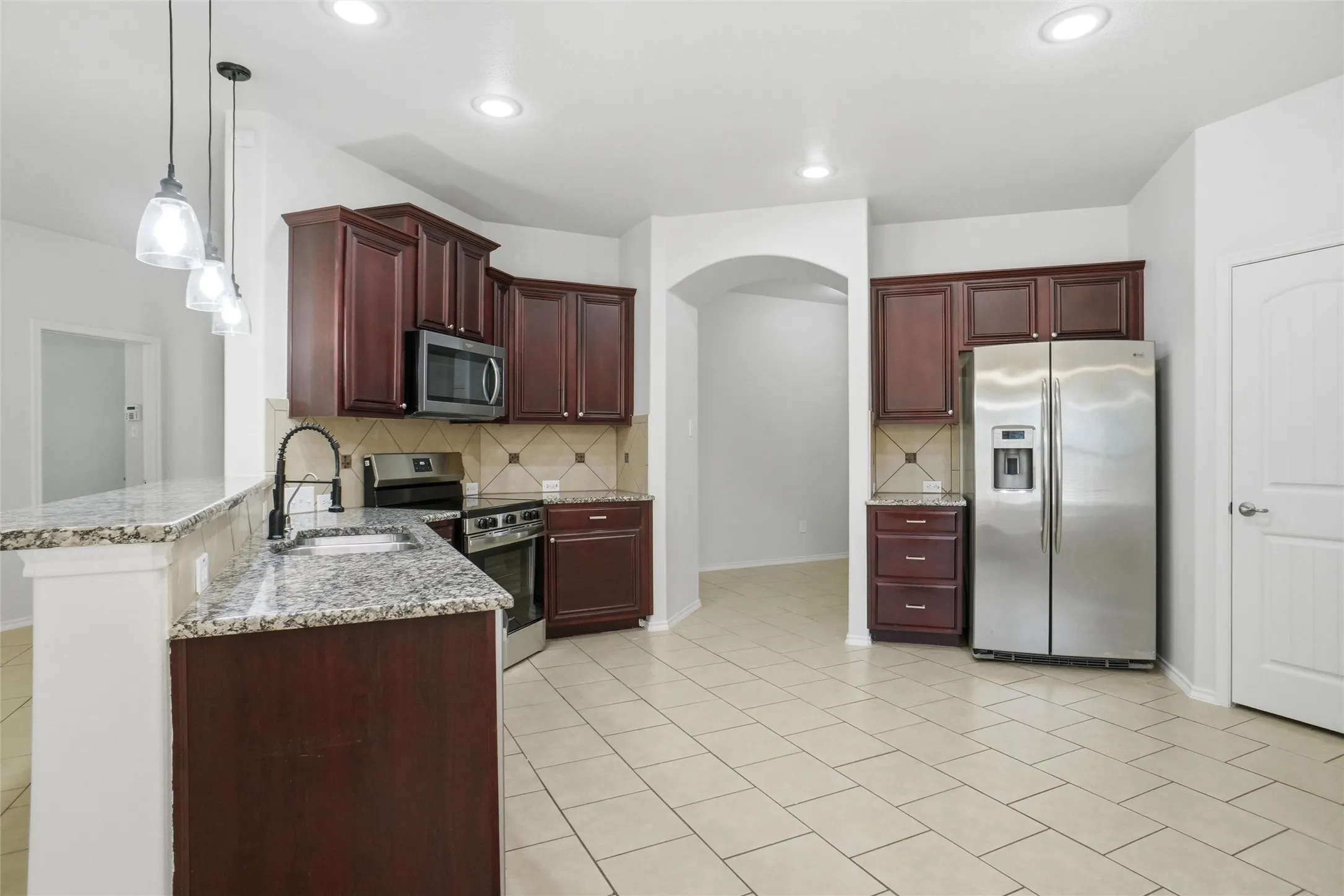Single Family Residence For Rent in Dallas County , 3015 Briarbrook Drive, Seagoville, Texas 75159, 3 Bedroom, 2 Bathroom, 2 Garage spaces, 1,756 Sqft, built in 2012, mls#21351752, Real Estate Agent in Seagoville, Homes For Rent in Dallas county, Homes For Rent in Seagoville, Realtor in Seagoville Texas, Real Estate Brokerage Independent Realty Texas, Luminita Cordes Realtor