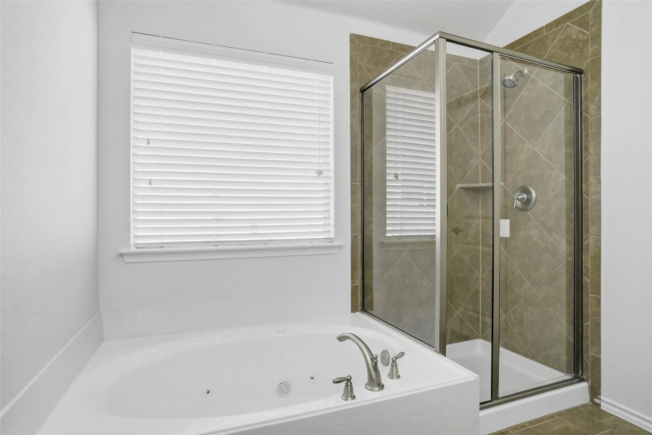 Single Family Residence For Rent in Dallas County , 3015 Briarbrook Drive, Seagoville, Texas 75159, 3 Bedroom, 2 Bathroom, 2 Garage spaces, 1,756 Sqft, built in 2012, mls#21351752, Real Estate Agent in Seagoville, Homes For Rent in Dallas county, Homes For Rent in Seagoville, Realtor in Seagoville Texas, Real Estate Brokerage Independent Realty Texas, Luminita Cordes Realtor
