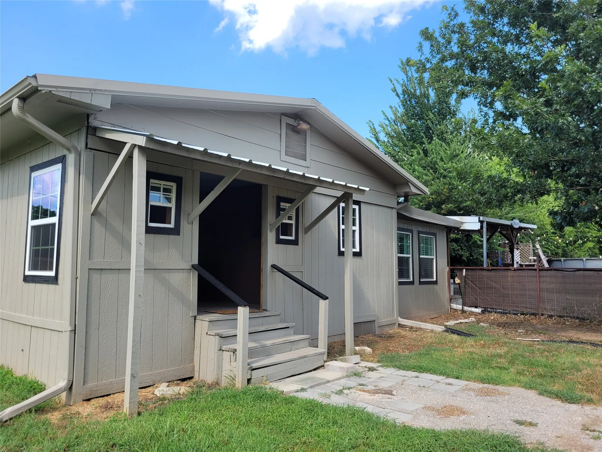 Single Family Residence For Sale in Red River (TX) County , 735 SW 1st, Detroit, Texas 75436, 2 Bedroom, 2 Bathroom, Garage spaces, 1,422 Sqft, built in 1973, mls#21356790, Real Estate Agent in Detroit, Homes For Sale in Red River (TX) county, Homes For Sale in Detroit, Realtor in Detroit Texas, Real Estate Brokerage Independent Realty Texas, Luminita Cordes Realtor