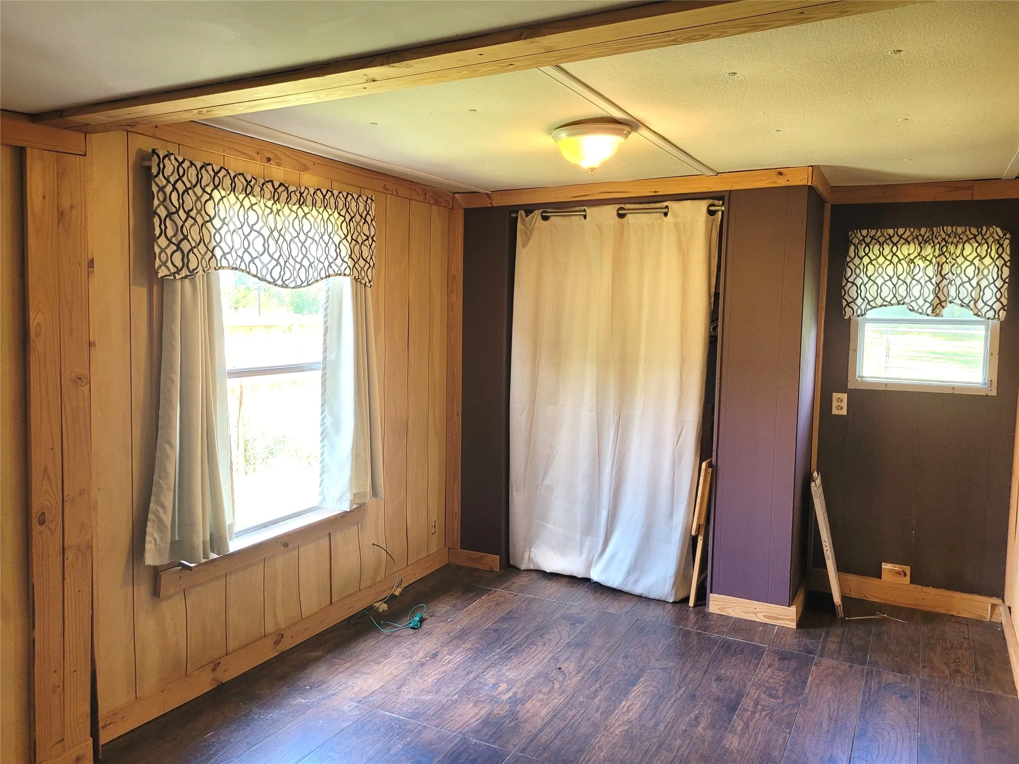 Single Family Residence For Sale in Red River (TX) County , 735 SW 1st, Detroit, Texas 75436, 2 Bedroom, 2 Bathroom, Garage spaces, 1,422 Sqft, built in 1973, mls#21356790, Real Estate Agent in Detroit, Homes For Sale in Red River (TX) county, Homes For Sale in Detroit, Realtor in Detroit Texas, Real Estate Brokerage Independent Realty Texas, Luminita Cordes Realtor