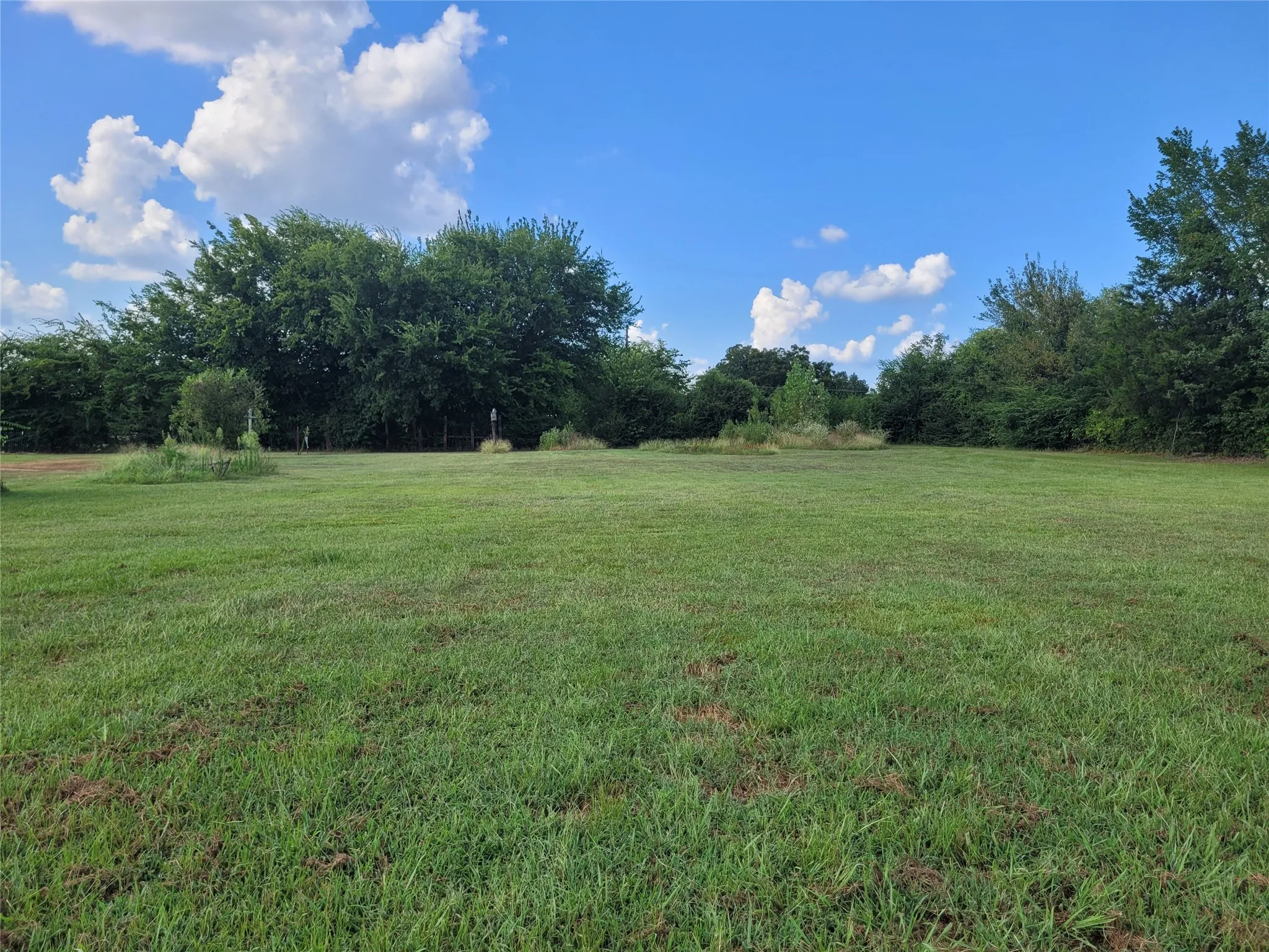 Single Family Residence For Sale in Red River (TX) County , 735 SW 1st, Detroit, Texas 75436, 2 Bedroom, 2 Bathroom, Garage spaces, 1,422 Sqft, built in 1973, mls#21356790, Real Estate Agent in Detroit, Homes For Sale in Red River (TX) county, Homes For Sale in Detroit, Realtor in Detroit Texas, Real Estate Brokerage Independent Realty Texas, Luminita Cordes Realtor