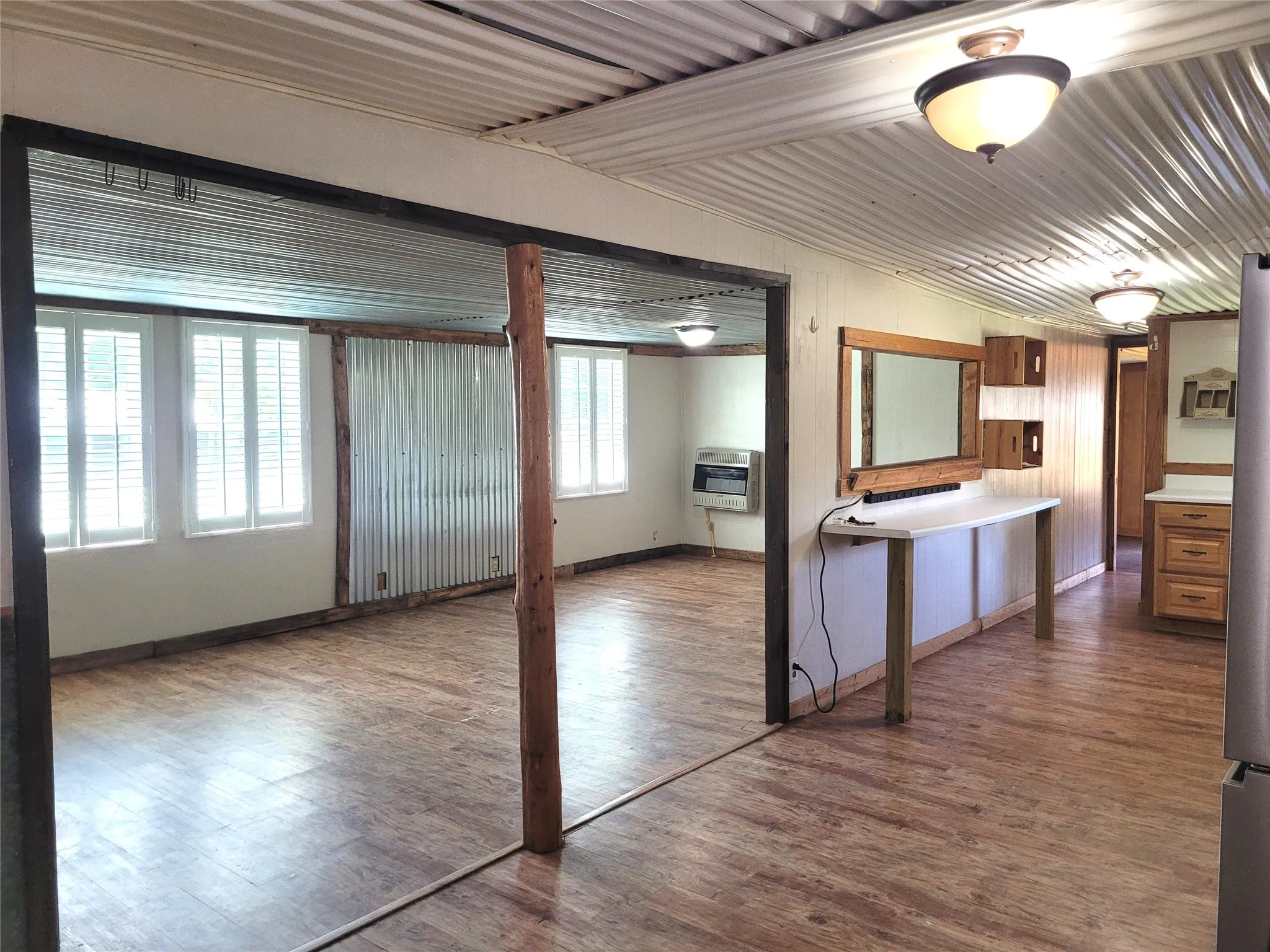 Single Family Residence For Sale in Red River (TX) County , 735 SW 1st, Detroit, Texas 75436, 2 Bedroom, 2 Bathroom, Garage spaces, 1,422 Sqft, built in 1973, mls#21356790, Real Estate Agent in Detroit, Homes For Sale in Red River (TX) county, Homes For Sale in Detroit, Realtor in Detroit Texas, Real Estate Brokerage Independent Realty Texas, Luminita Cordes Realtor