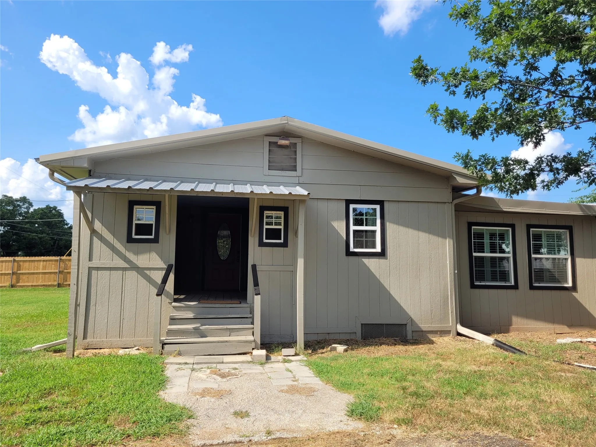 Single Family Residence For Sale in Red River (TX) County , 735 SW 1st, Detroit, Texas 75436, 2 Bedroom, 2 Bathroom, Garage spaces, 1,422 Sqft, built in 1973, mls#21356790, Real Estate Agent in Detroit, Homes For Sale in Red River (TX) county, Homes For Sale in Detroit, Realtor in Detroit Texas, Real Estate Brokerage Independent Realty Texas, Luminita Cordes Realtor