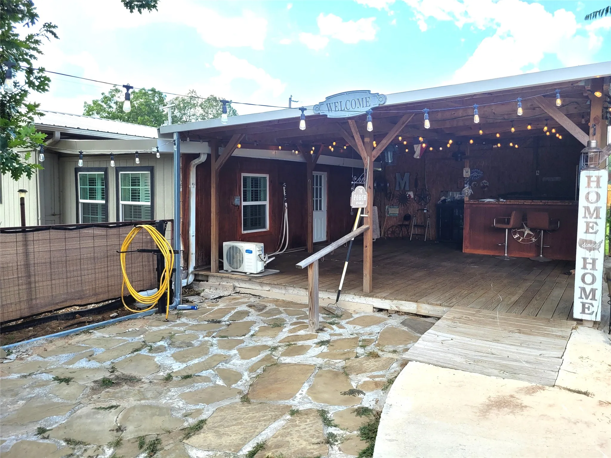 Single Family Residence For Sale in Red River (TX) County , 735 SW 1st, Detroit, Texas 75436, 2 Bedroom, 2 Bathroom, Garage spaces, 1,422 Sqft, built in 1973, mls#21356790, Real Estate Agent in Detroit, Homes For Sale in Red River (TX) county, Homes For Sale in Detroit, Realtor in Detroit Texas, Real Estate Brokerage Independent Realty Texas, Luminita Cordes Realtor